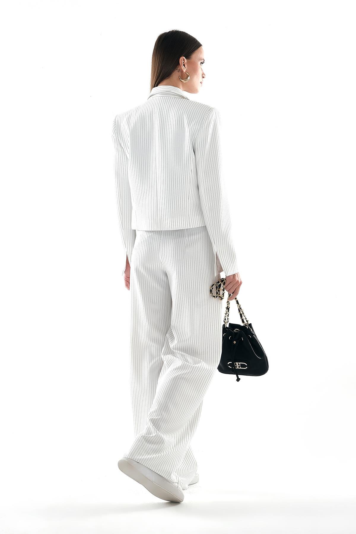 Çizgili Yakalı Gold Düğmeli Süs Cepli Kısa Ceket