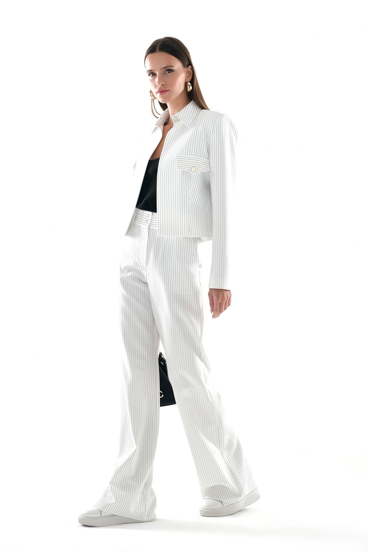 Çizgili Yakalı Gold Düğmeli Süs Cepli Kısa Ceket