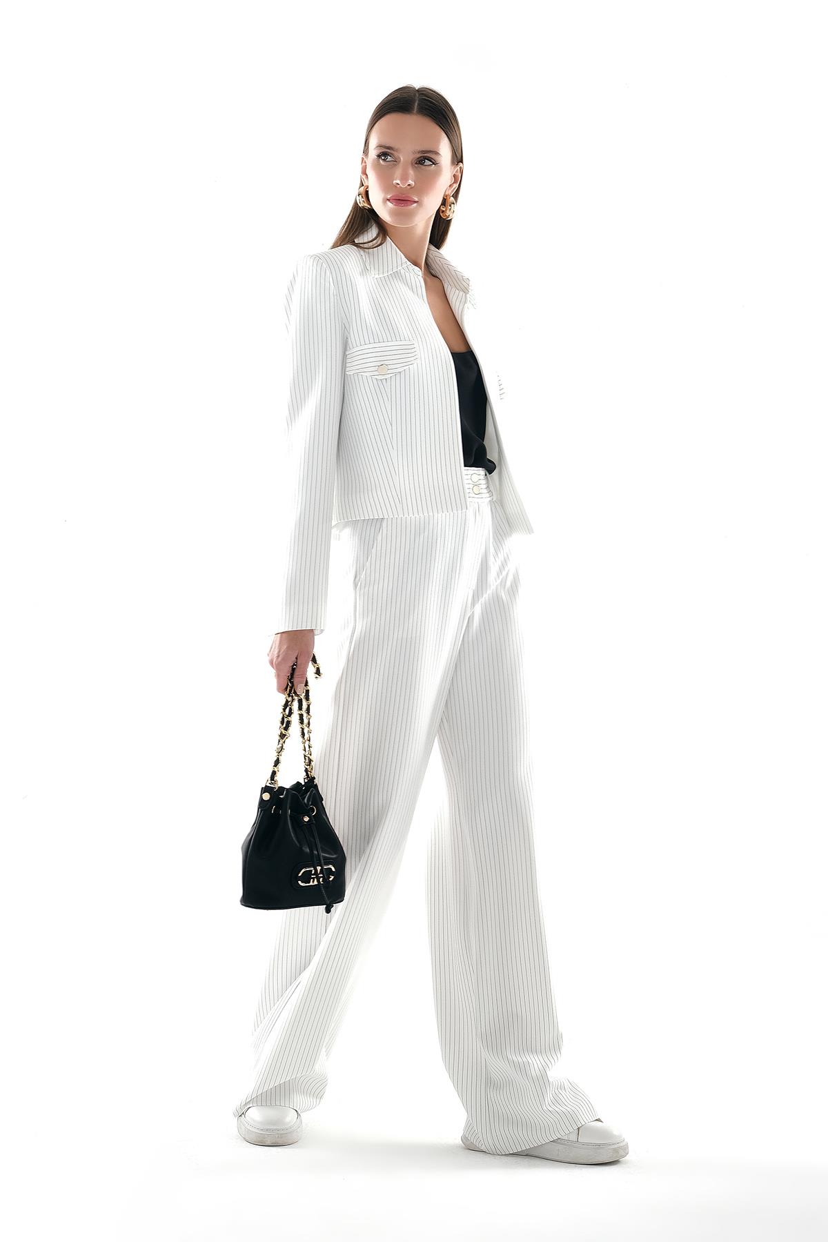 Çizgili Yakalı Gold Düğmeli Süs Cepli Kısa Ceket