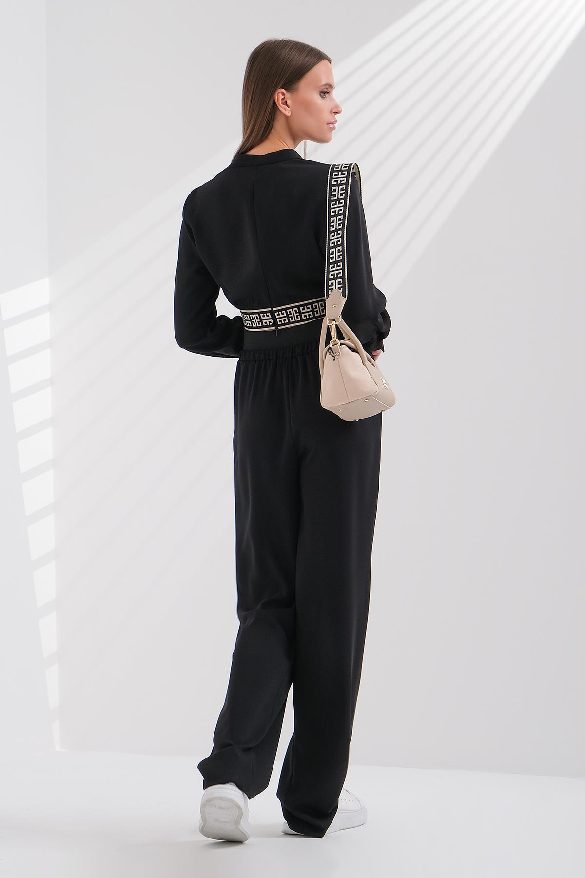 Cut Out Detaylı Logolu Lastikli Crop Bluz