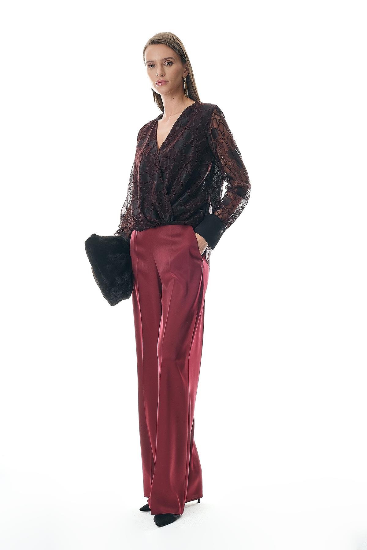 Dantel Kruvaze Kapamalı Kalın Manşetli Bluz