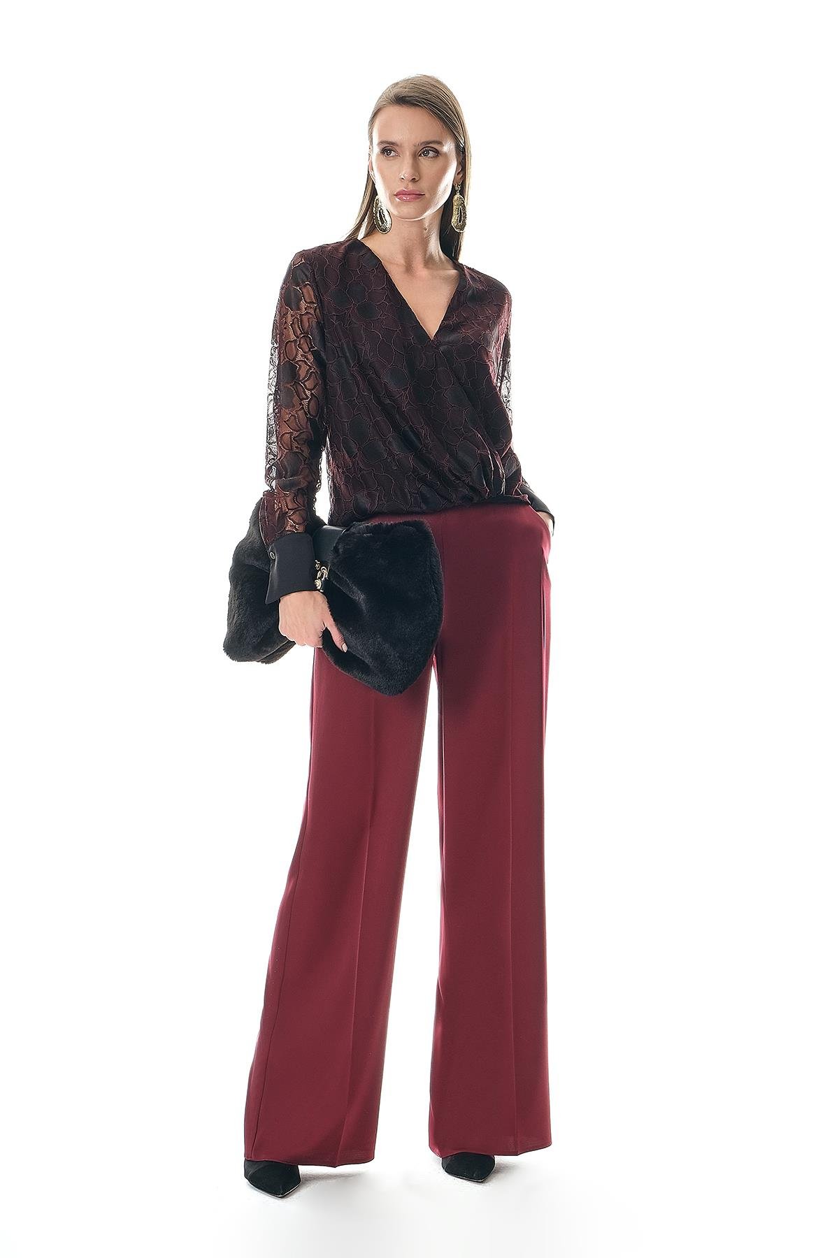 Dantel Kruvaze Kapamalı Kalın Manşetli Bluz