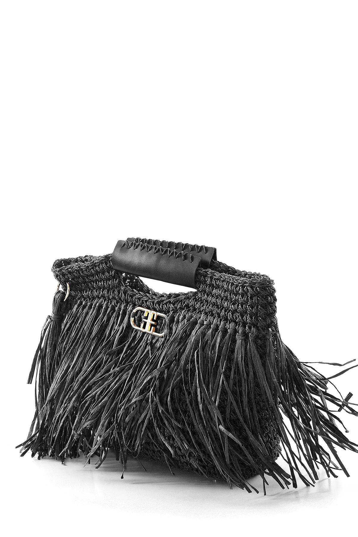 Deri Aksesuarlı El Örgü Çanta.