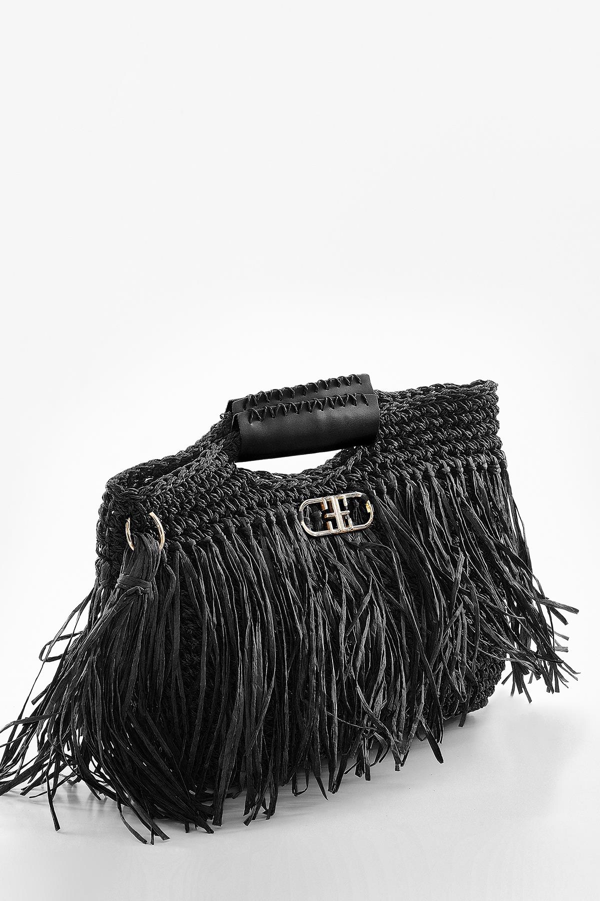 Deri Aksesuarlı El Örgü Çanta.