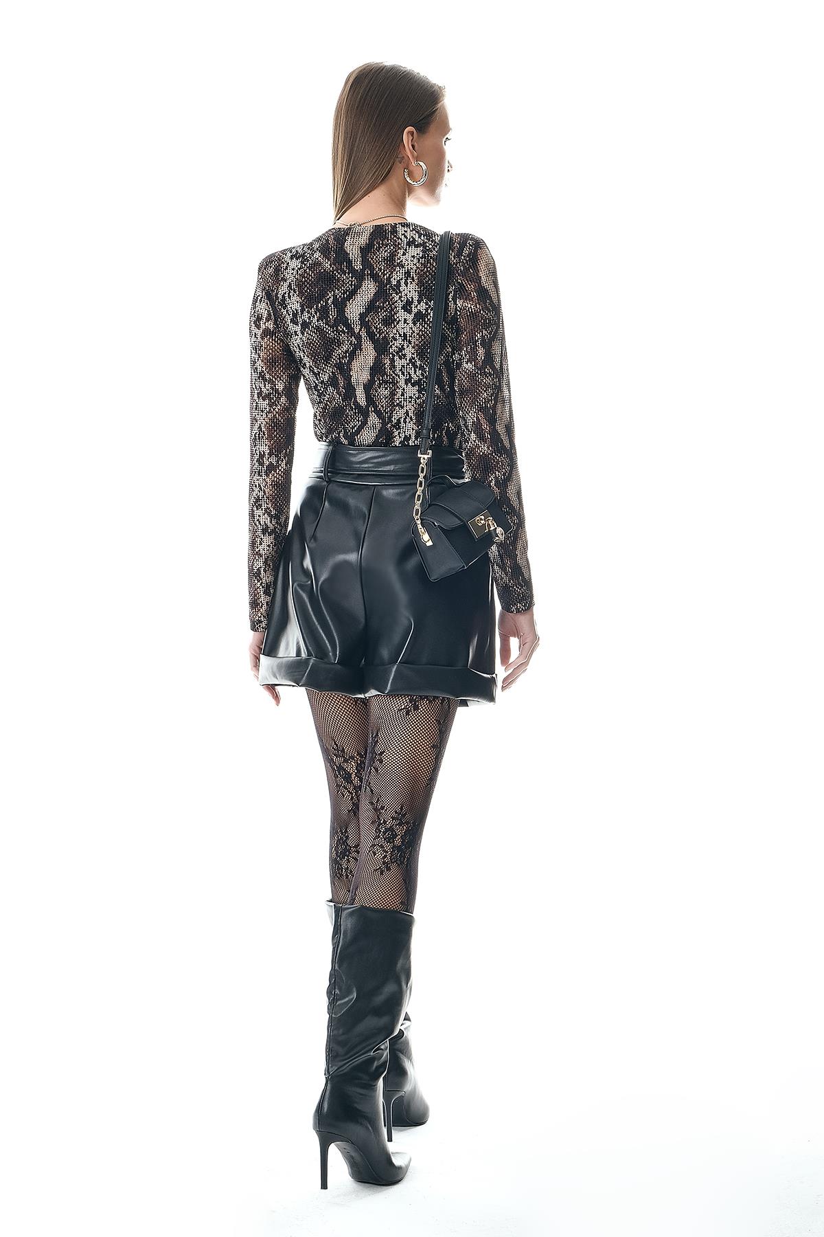 Deri Beli Kuşaklı Double Paça Şort