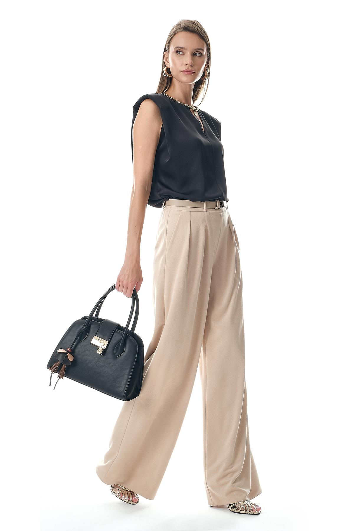 Deri Kemerli Çift Pili Detaylı Süet Pantolon