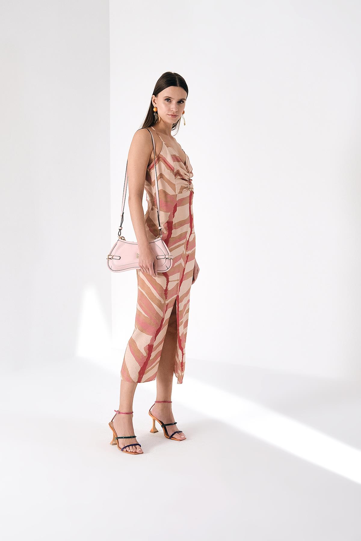 Desenli Askılı Midi Elbise