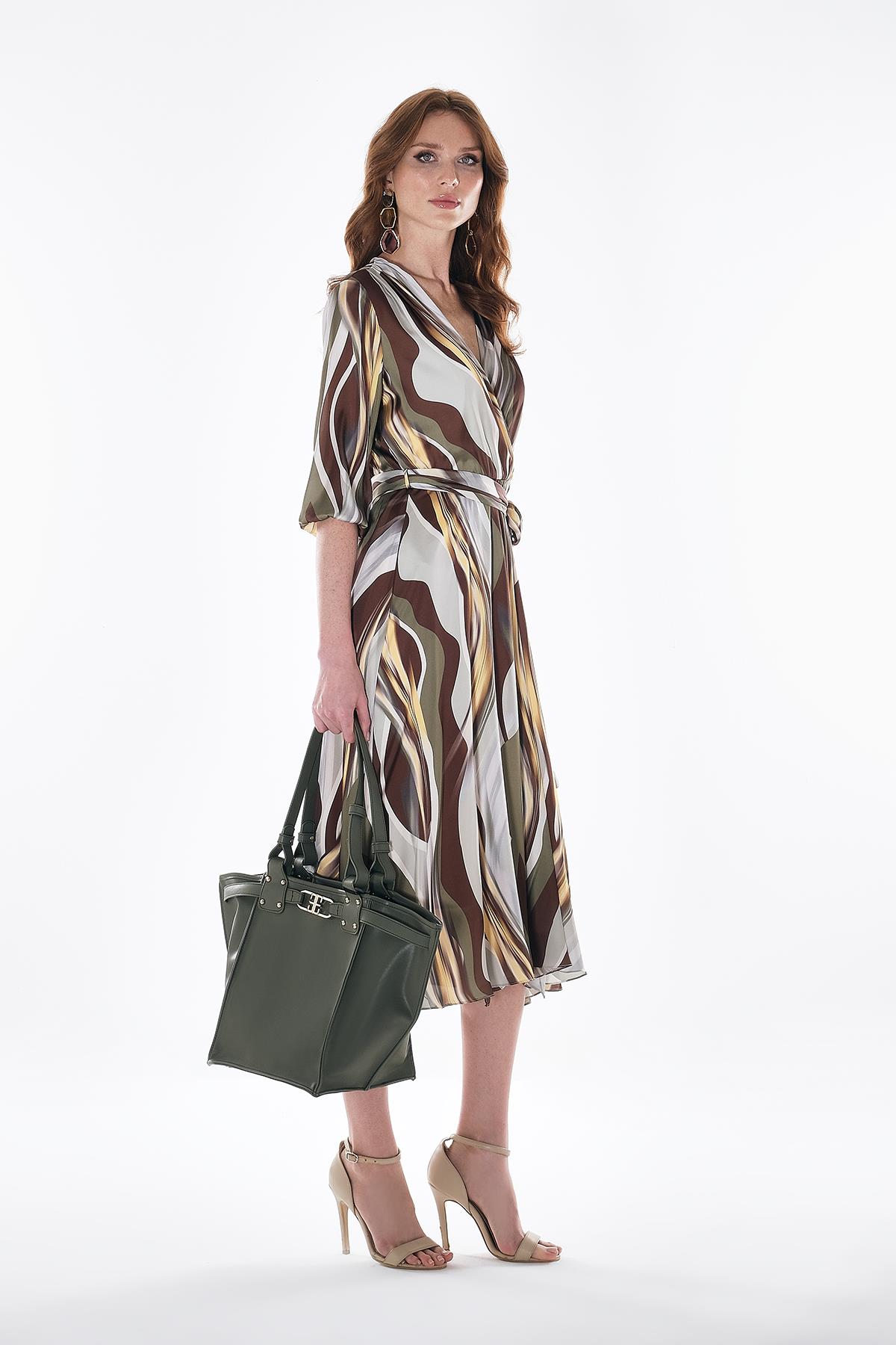 Desenli Saten Beli Kuşaklı Eteği Kloş Midi Boy Elbise