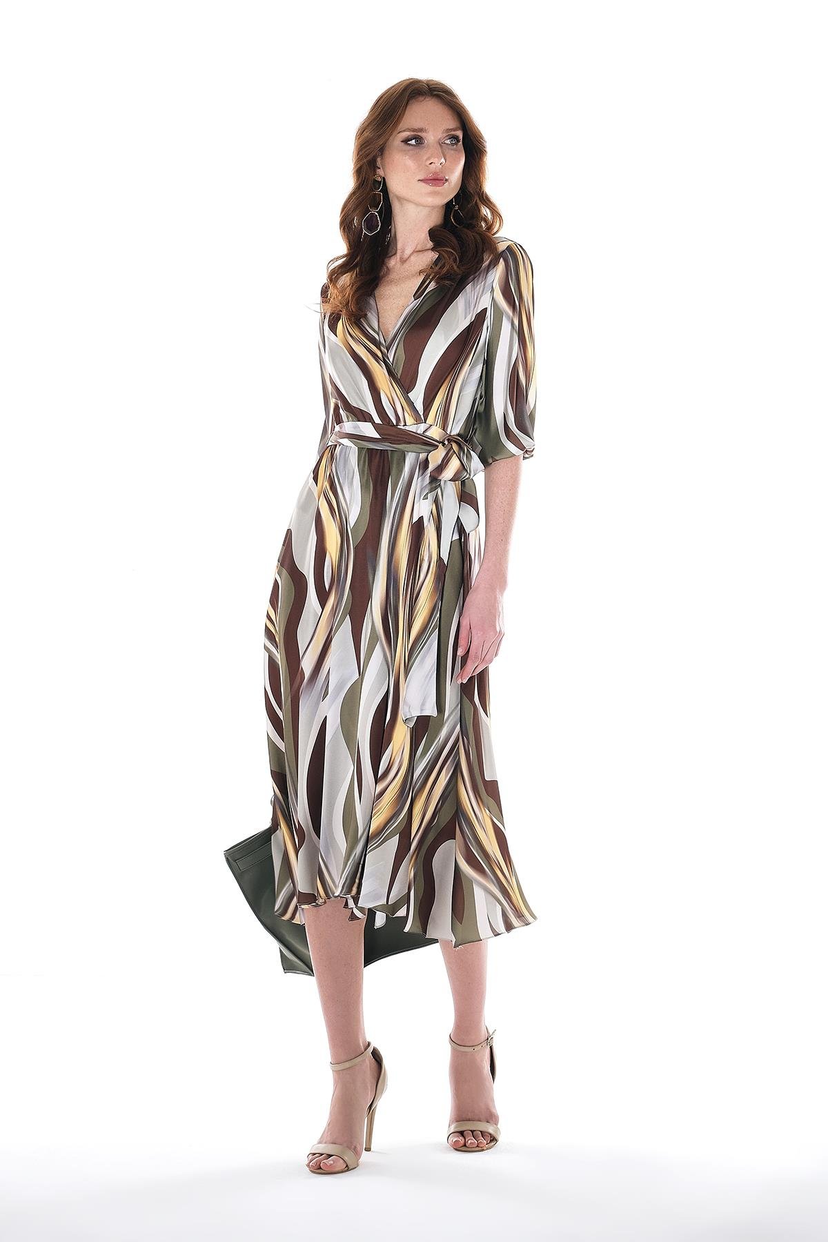 Desenli Saten Beli Kuşaklı Eteği Kloş Midi Boy Elbise