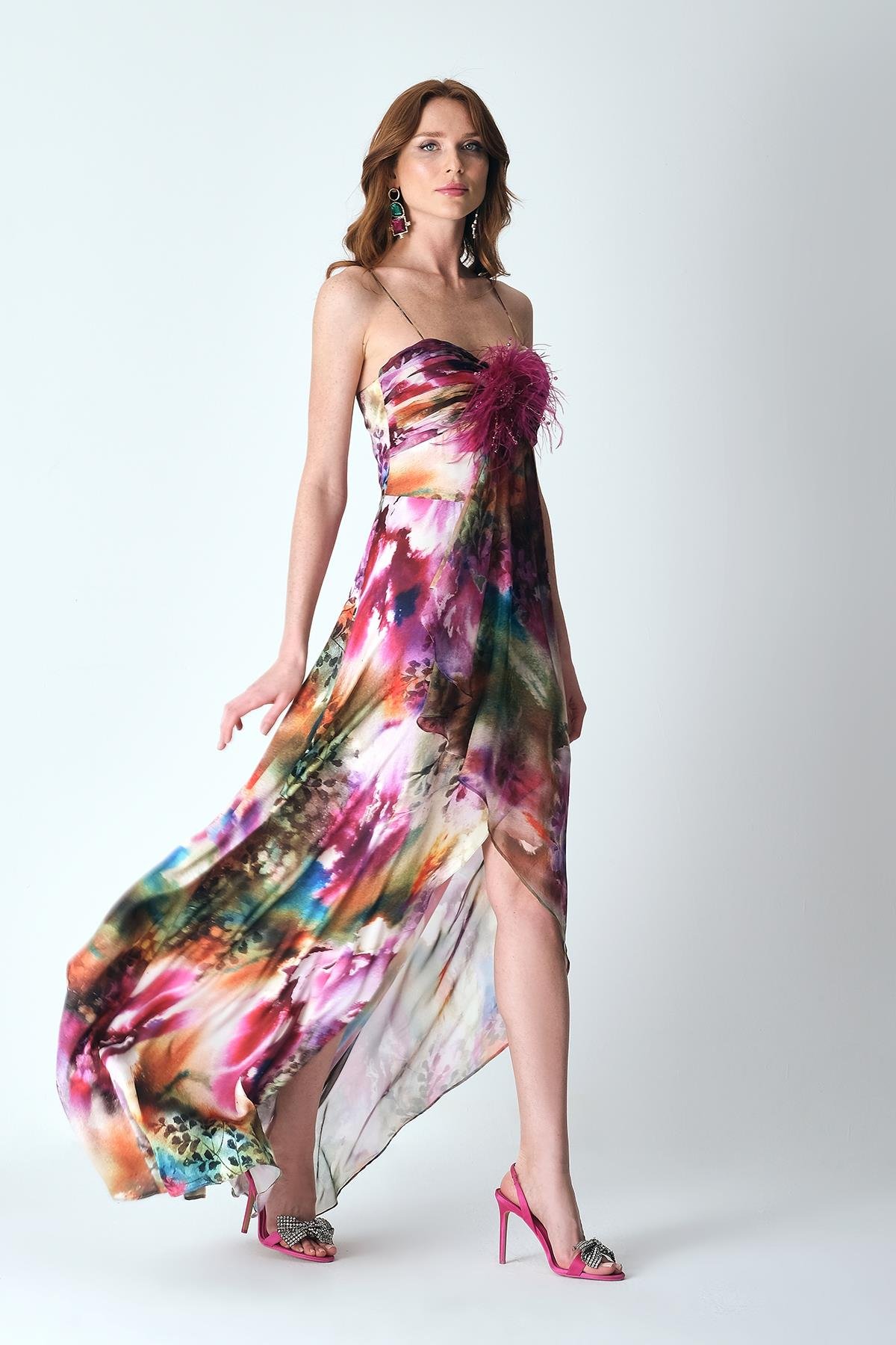 Asimetrik Etekli Şifon Garnili Abiye Elbise