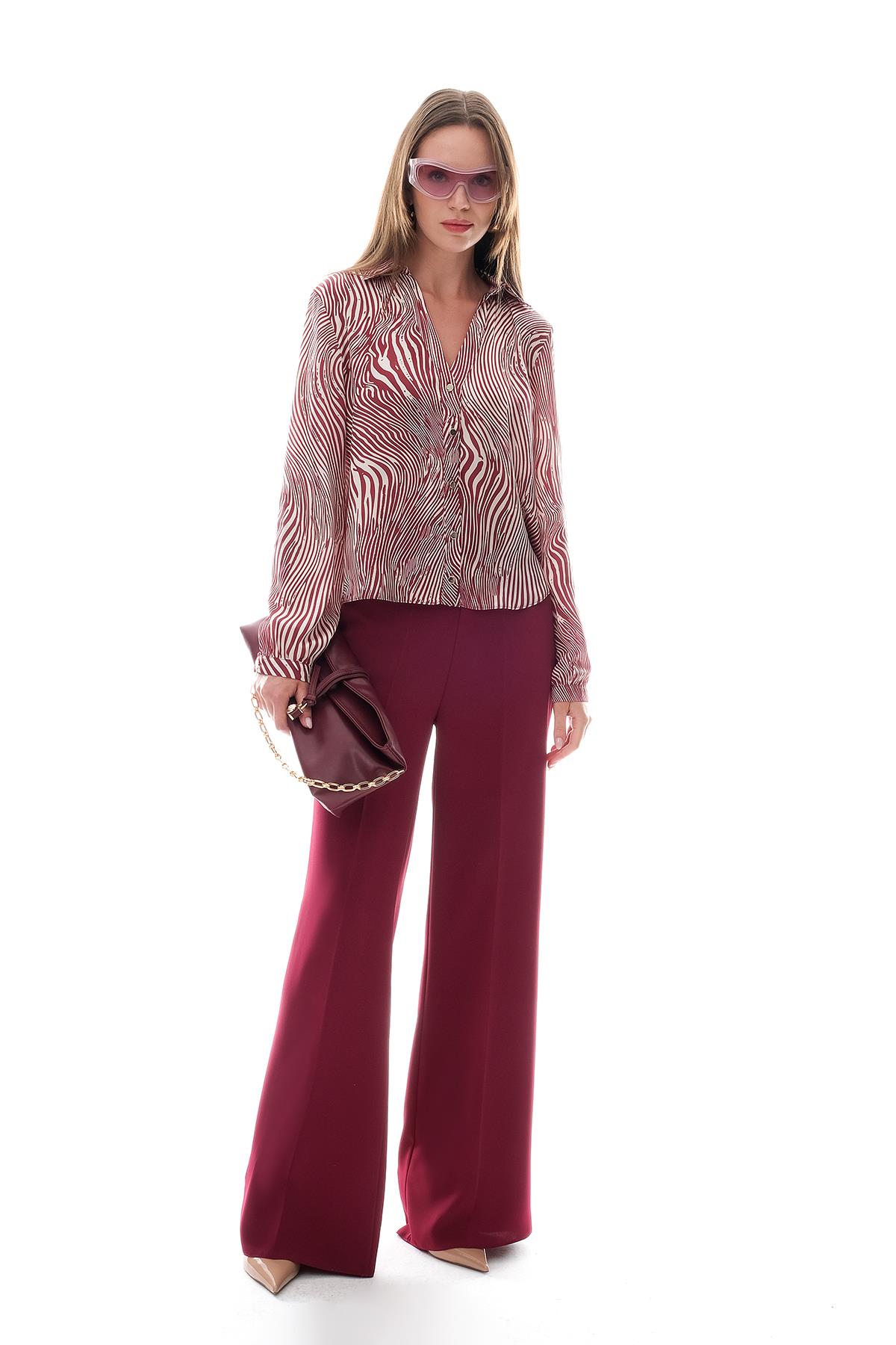 Desenli Saten Önden Düğmeli Bluz