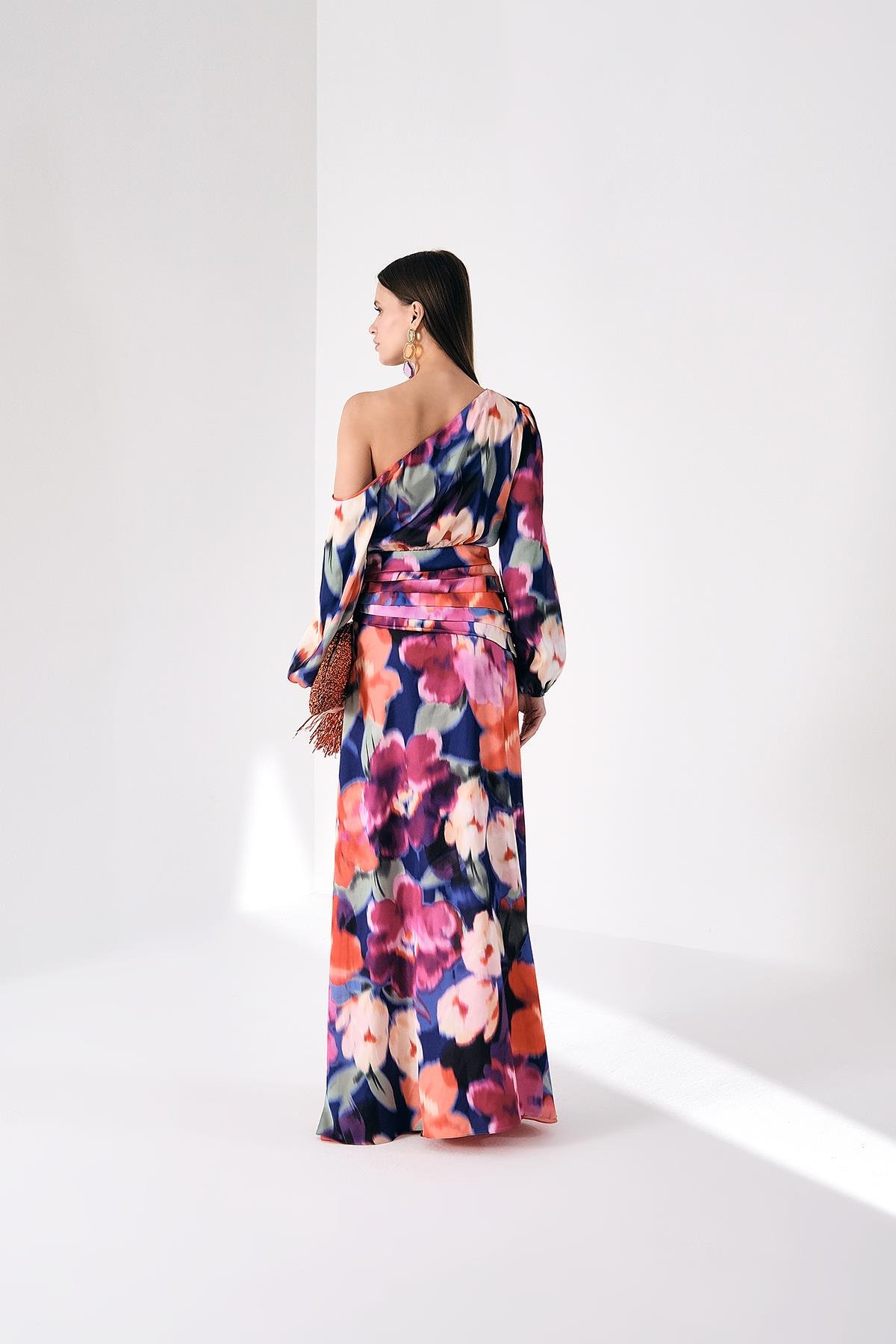 Desenli Saten Tek Omuzlu Şık Maxi Abiye Elbise