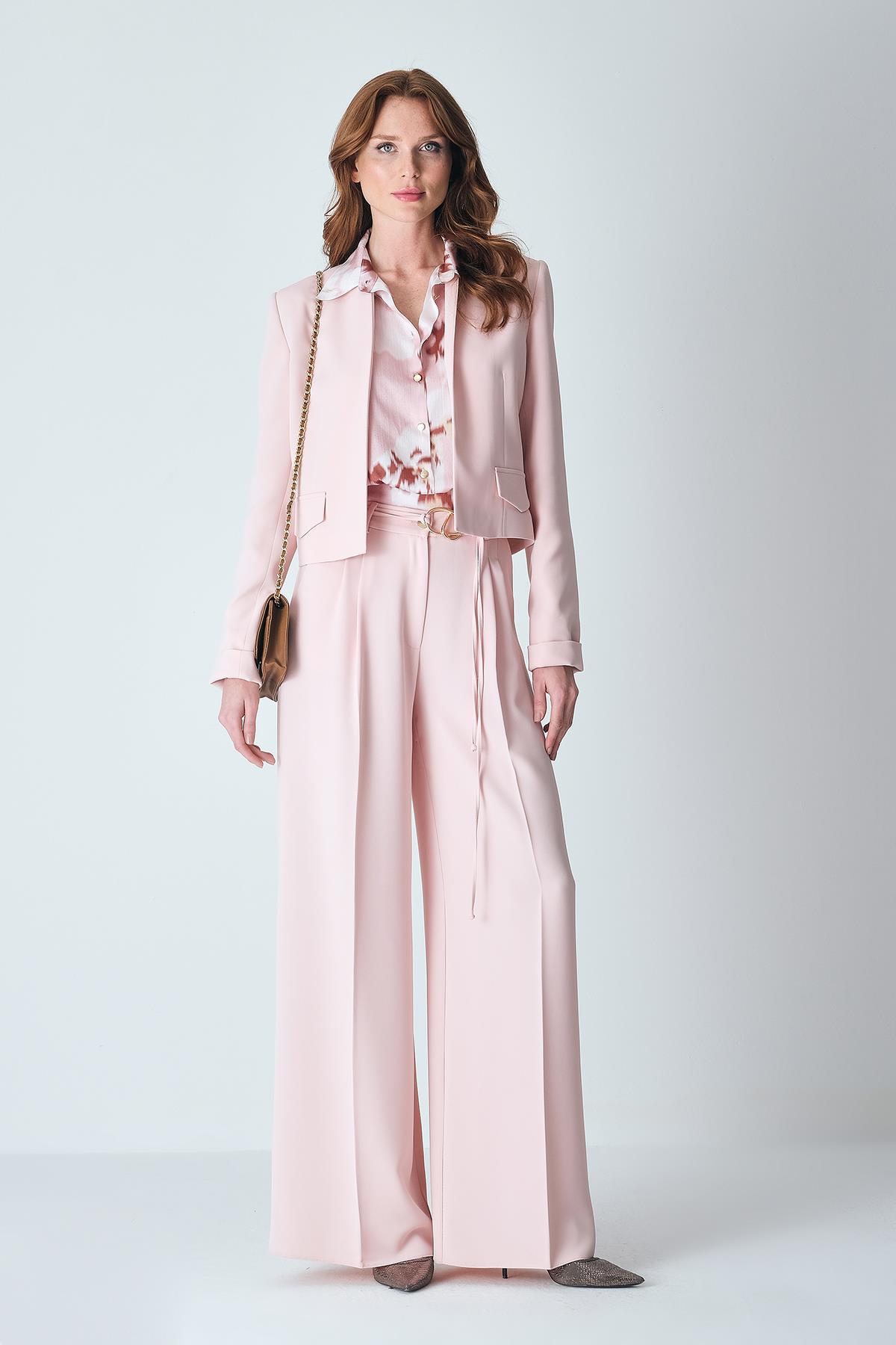 Gold Düğmeli Arkası Lastik Detaylı Bluz