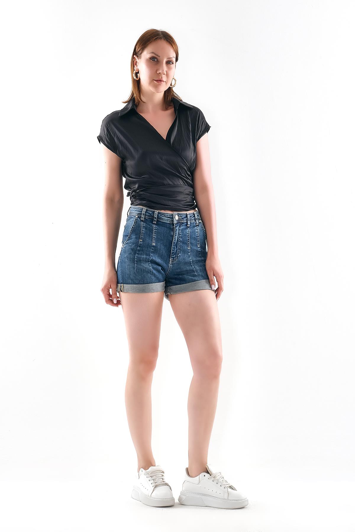 Dikiş Detaylı Jean Şort