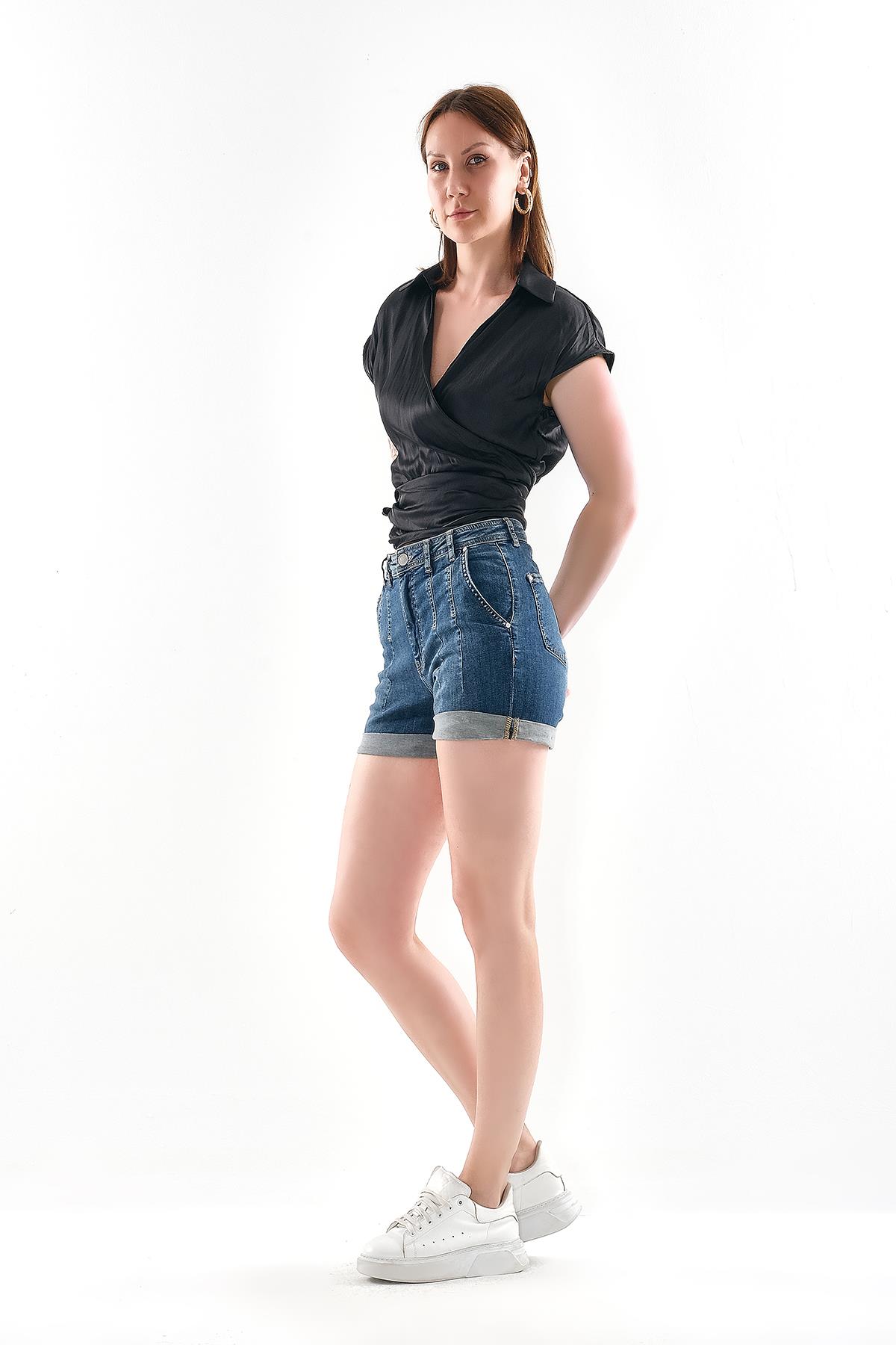 Dikiş Detaylı Jean Şort