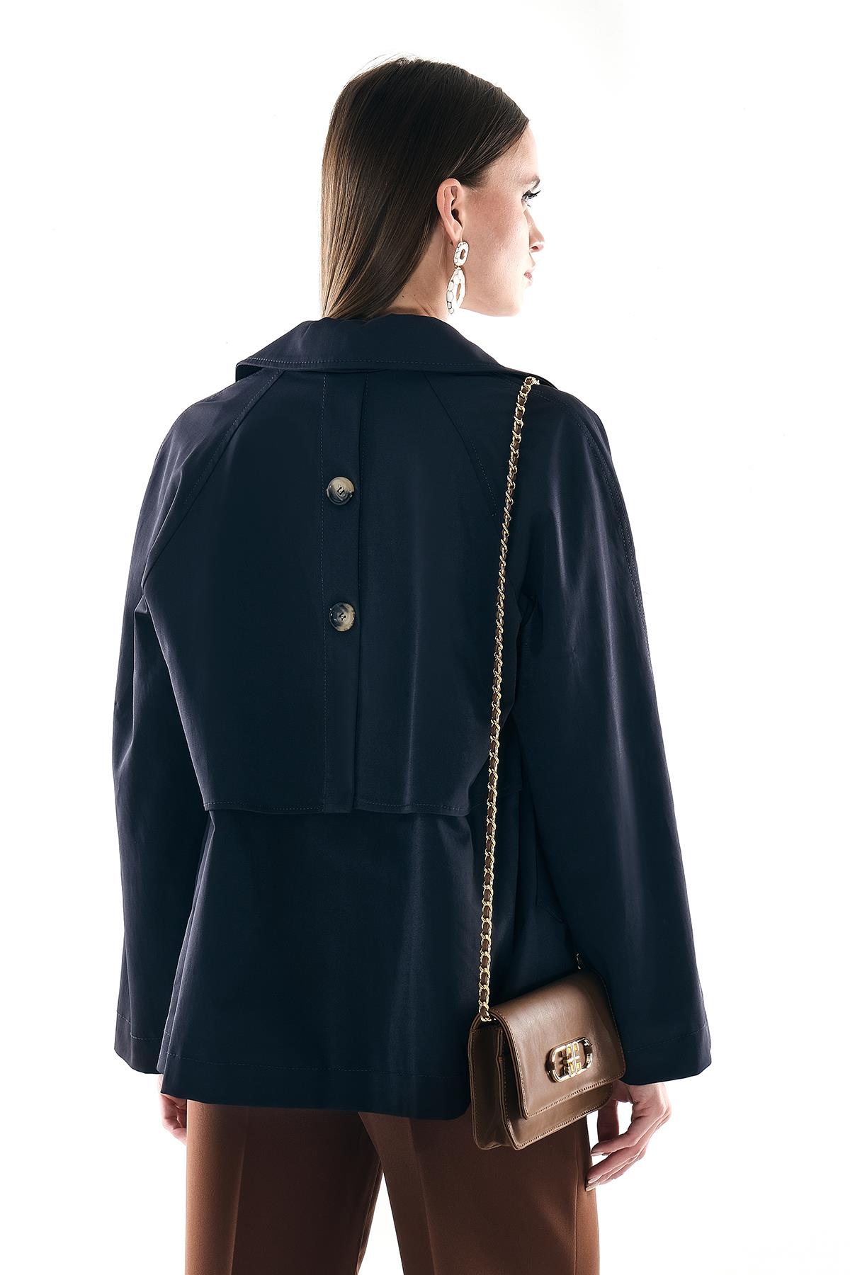 Dokulu Yandan Cepli Yakalı Önden Düğmeli Kruvaze Treçkot