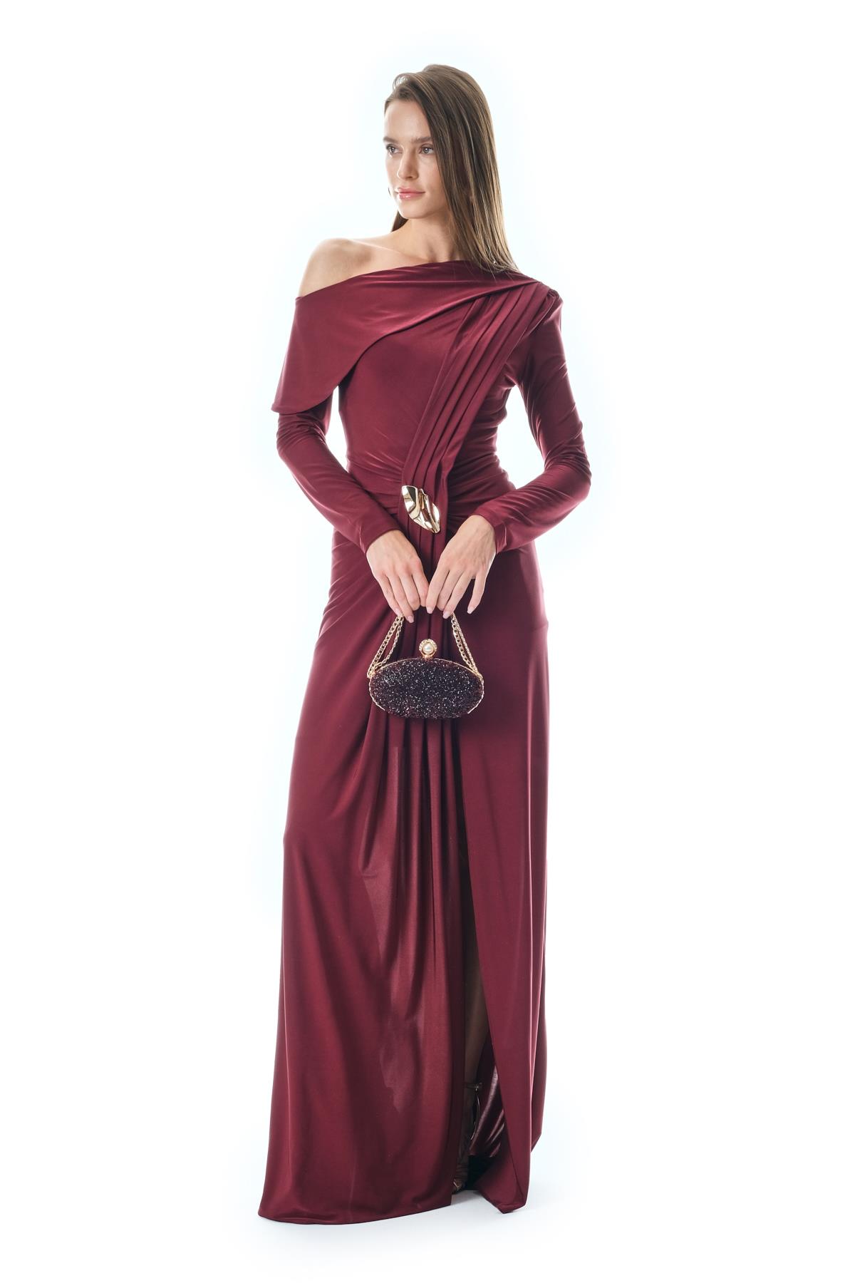 Düşük Omuzlu Drapeli Abiye Elbise