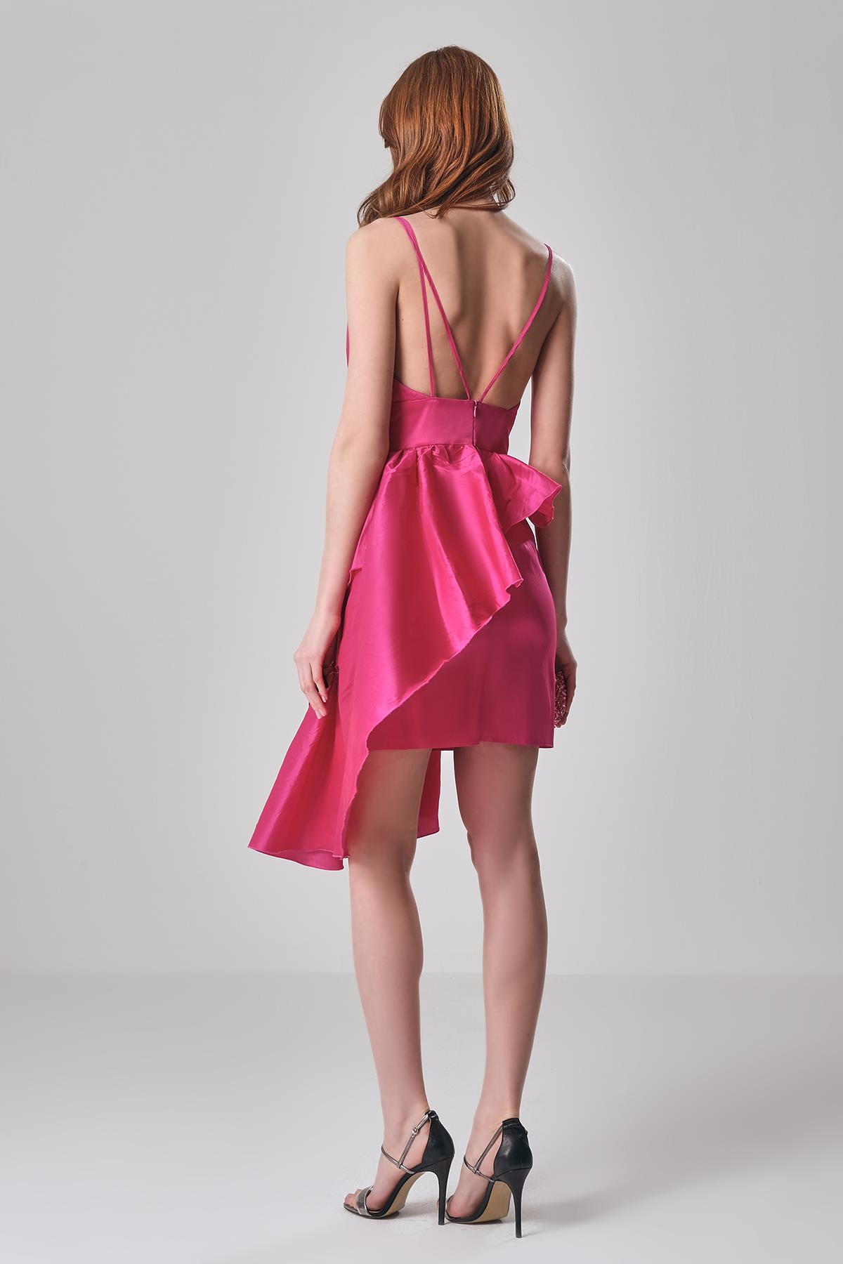 Eteği Asimetrik Volanlı Peplum Askılı Mini Şık Abiye Elbise