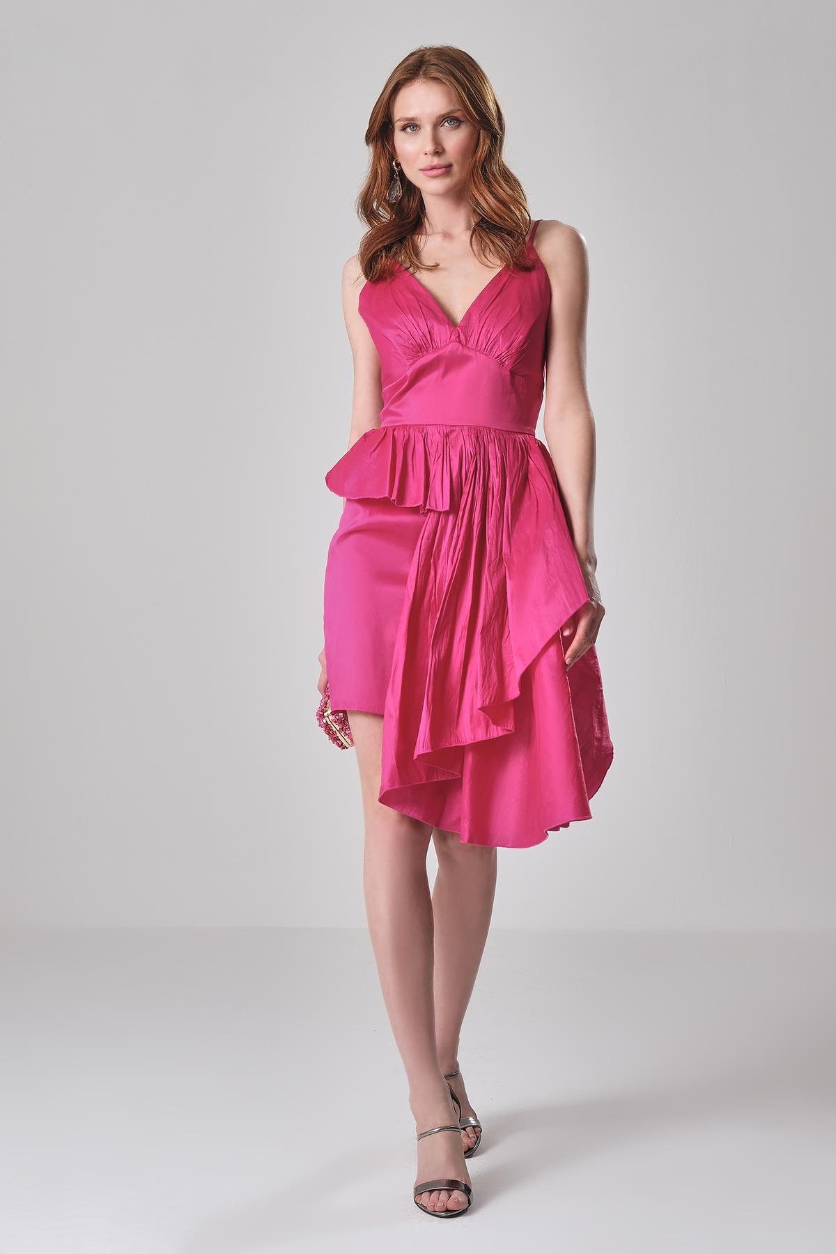 Eteği Asimetrik Volanlı Peplum Askılı Mini Şık Abiye Elbise