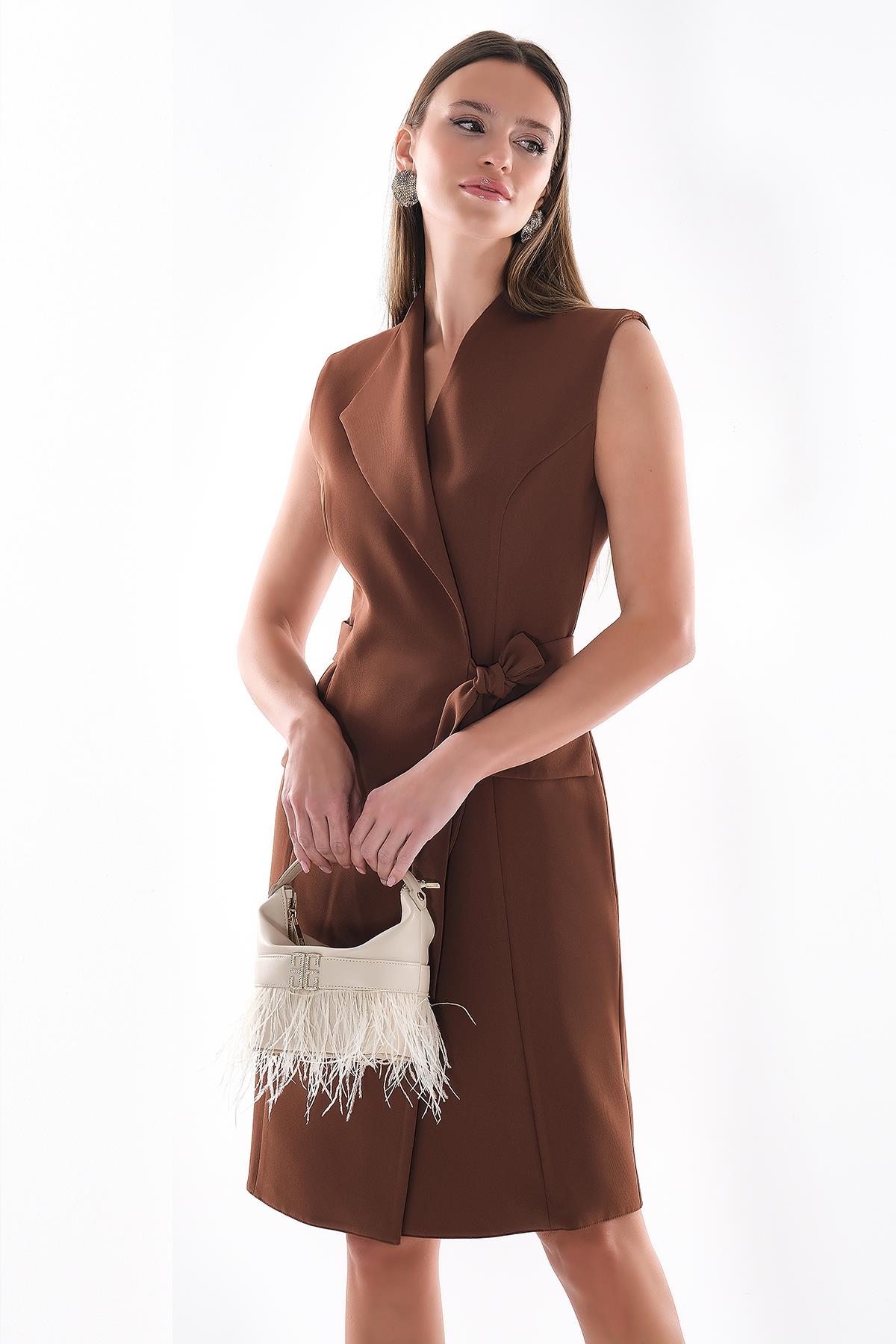 Geniş Yakalı Yandan Bağlama Detaylı Ceket Elbise