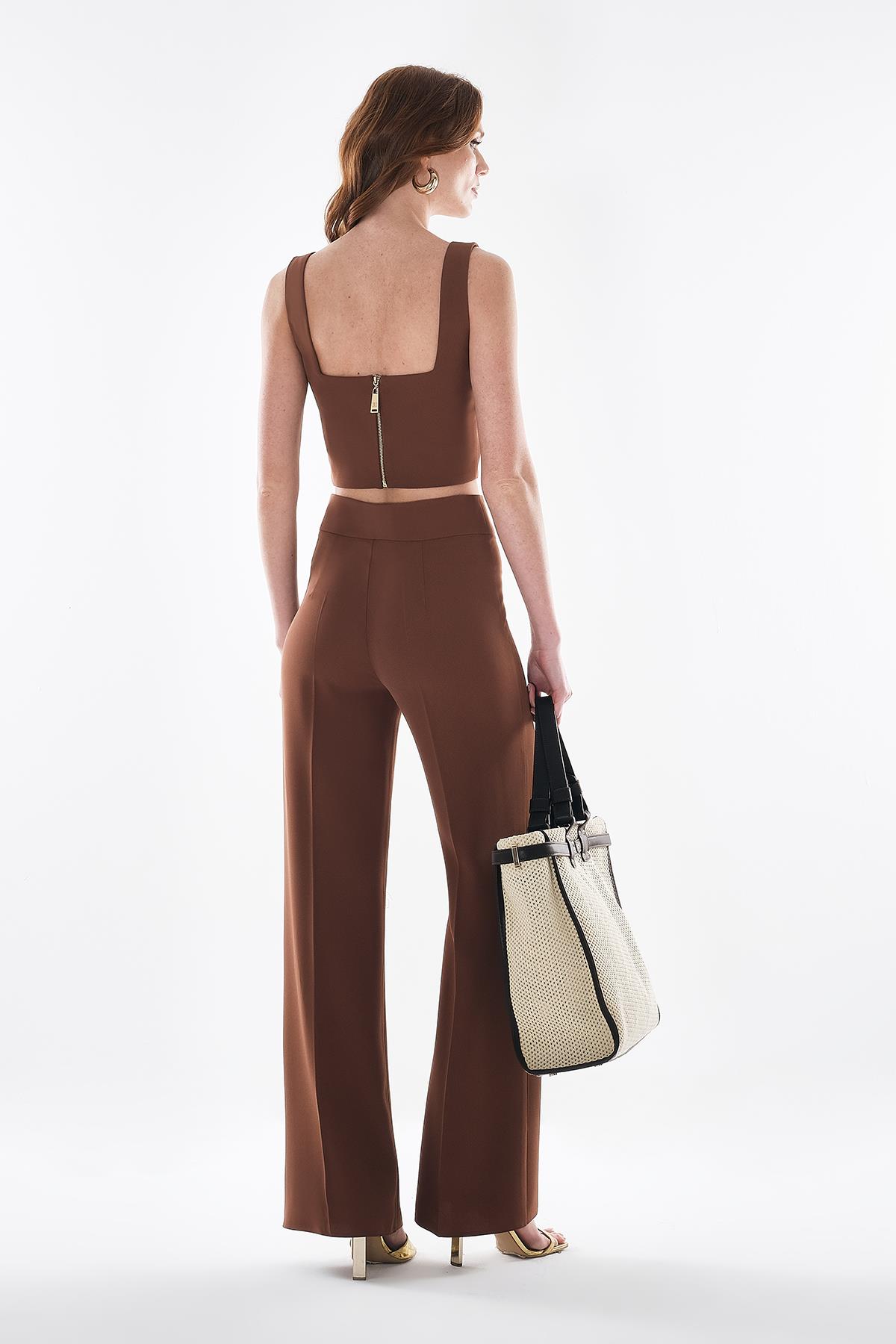 Göğüs Dekolteli Gold Metal Fermuarlı Crop Bluz
