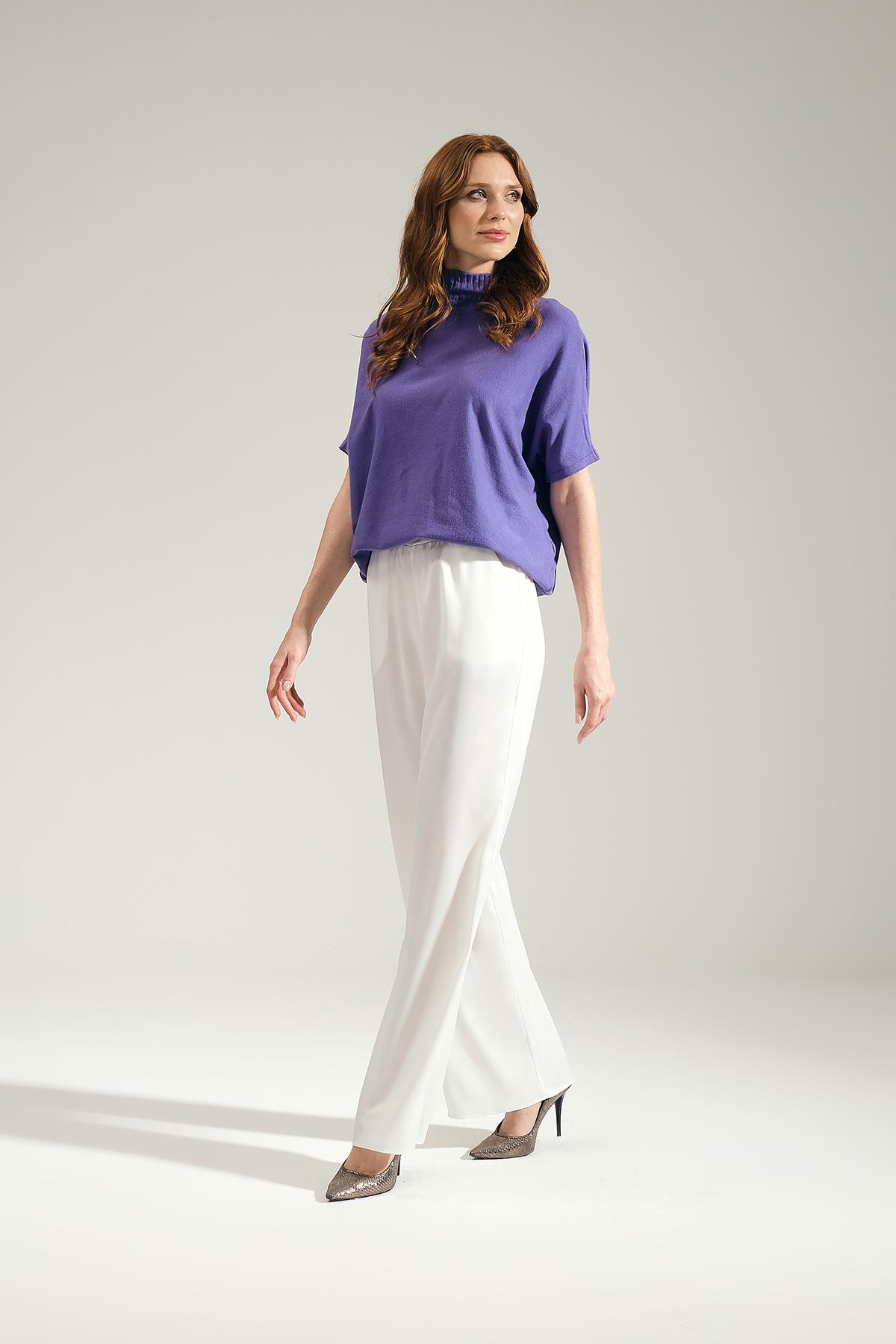 Gold Aksesuarlı Cepli Arkası Lastikli Bol Paça Saten Pantolon