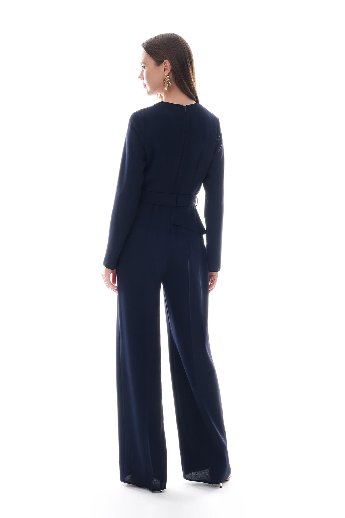 Gold Aksesuarlı Takım Görünümlü Tulum