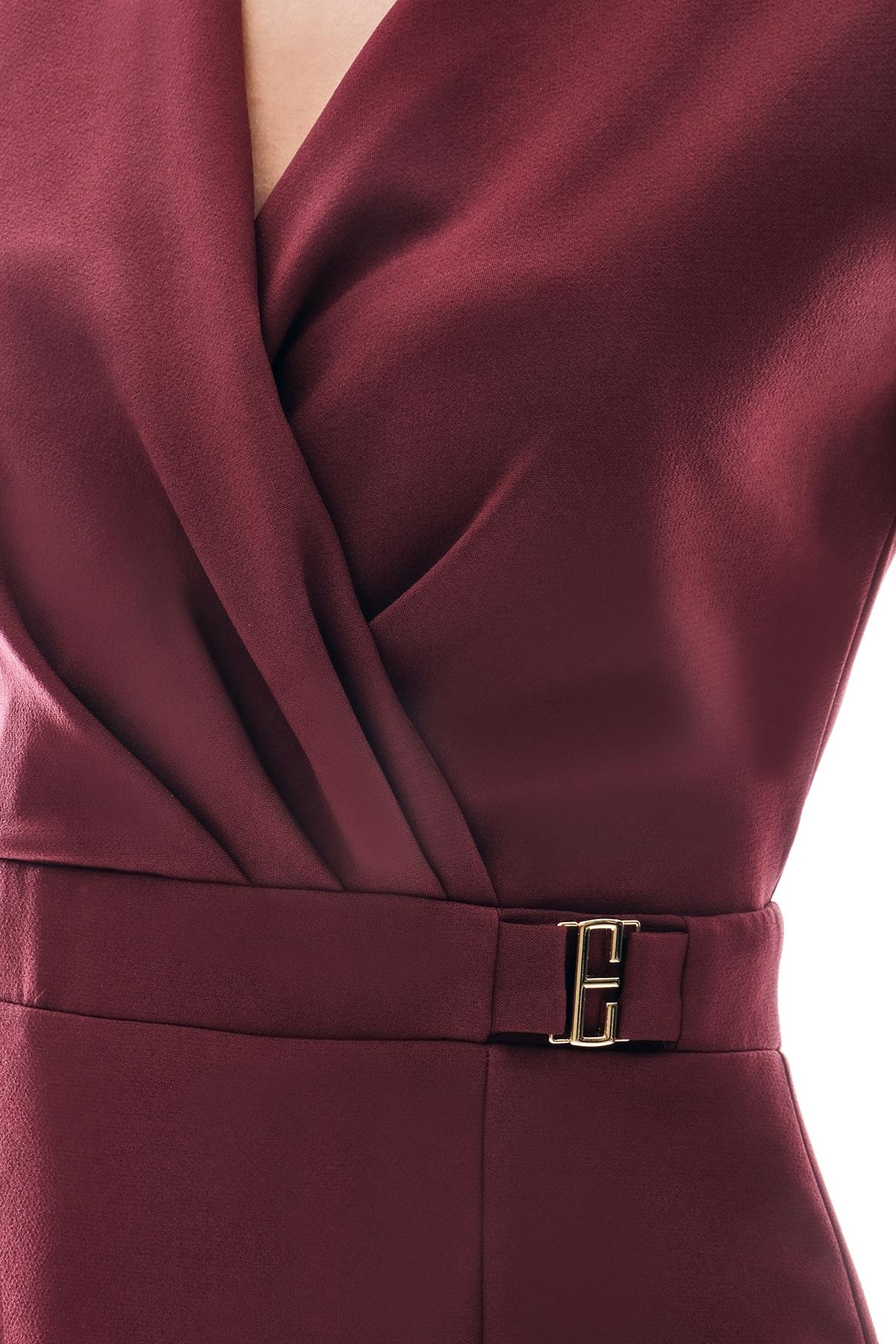 Gold Aksesuarlı Önden Yırtmaçlı Şık Elbise