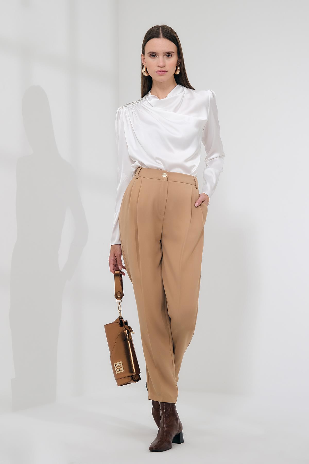 Gold Düğmeli Pilili Pantolon