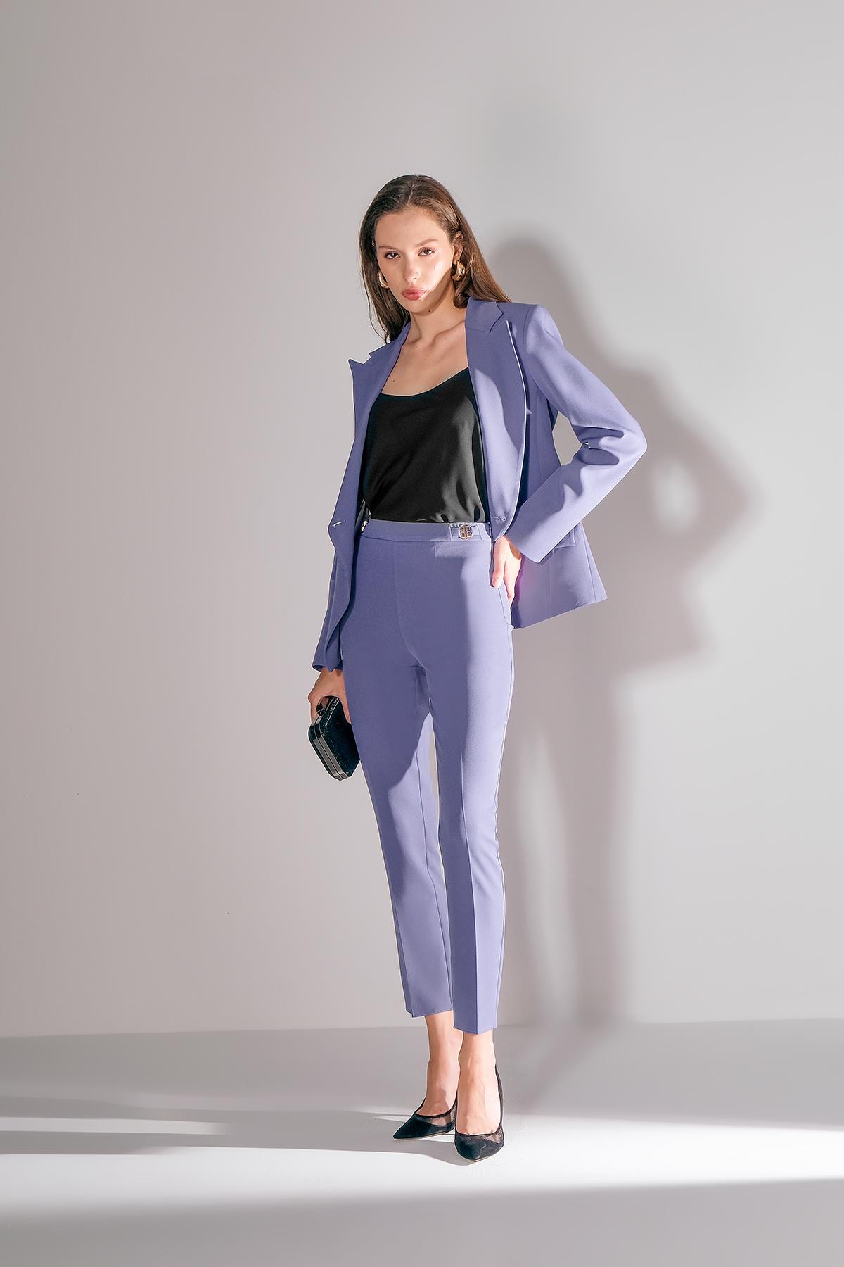 Gold Logo Aksesuarlı Bele Oturan Kruvaze Şık Ceket