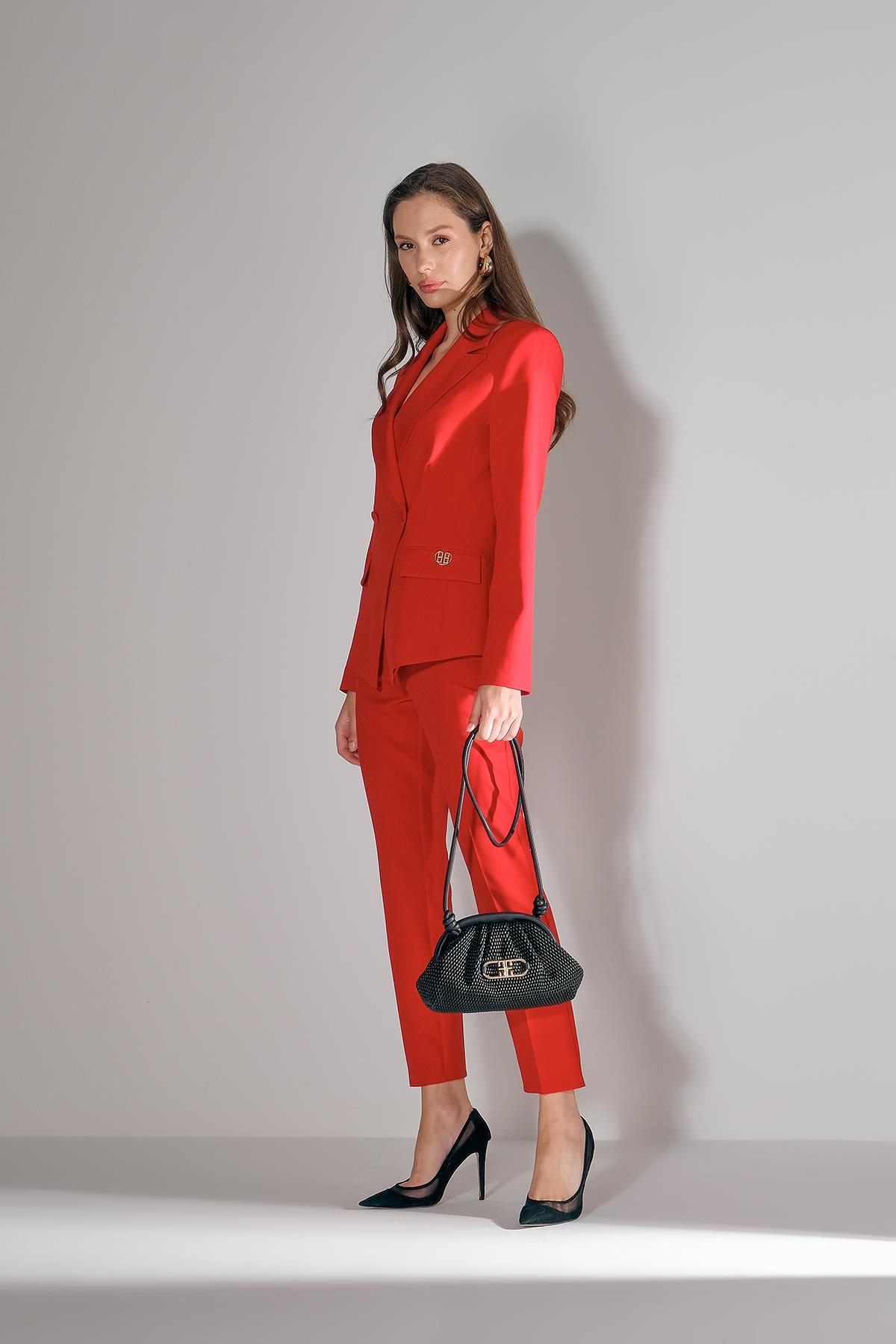 Gold Logo Aksesuarlı Bele Oturan Kruvaze Şık Ceket