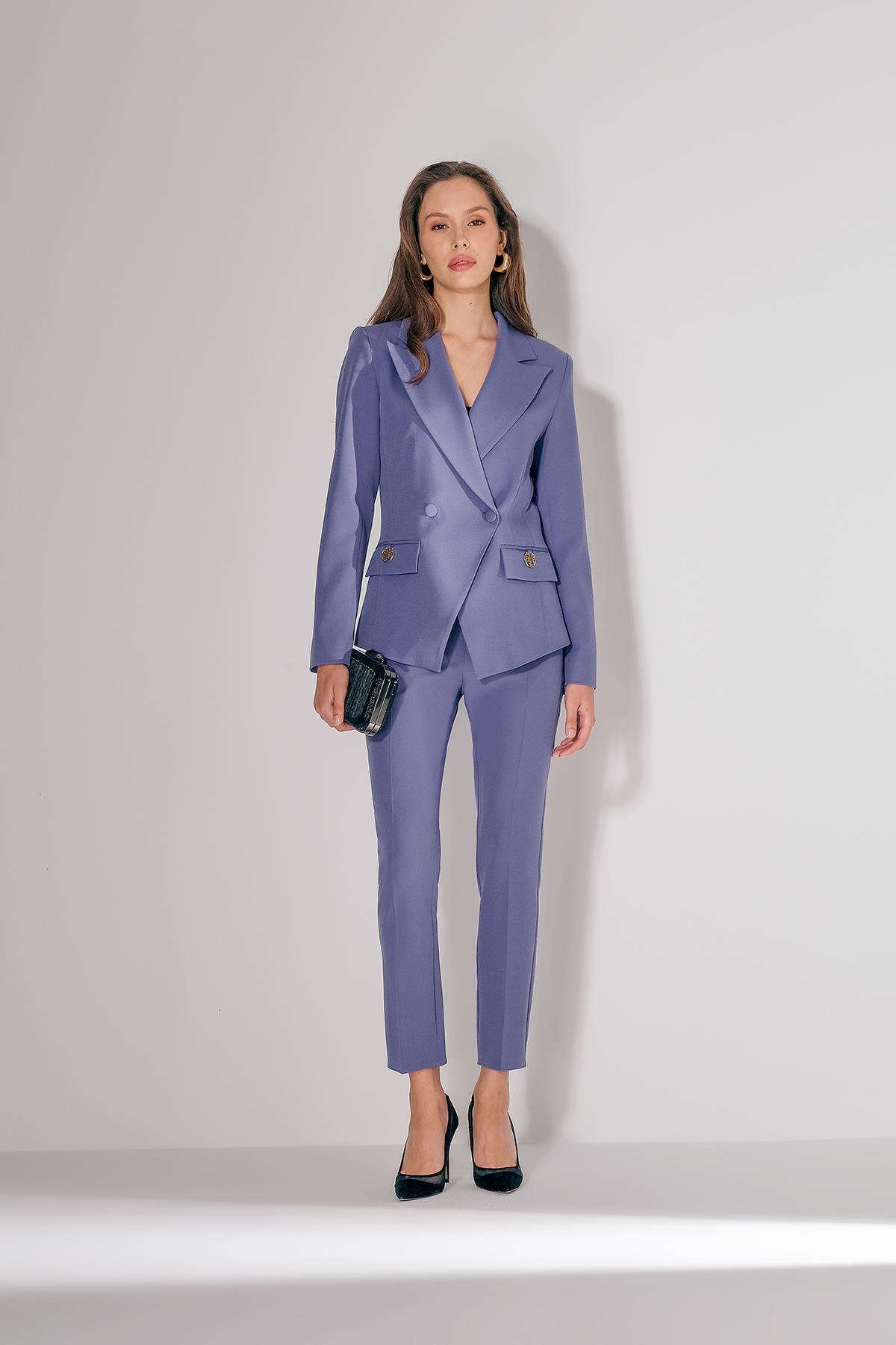 Gold Logo Aksesuarlı Bele Oturan Kruvaze Şık Ceket