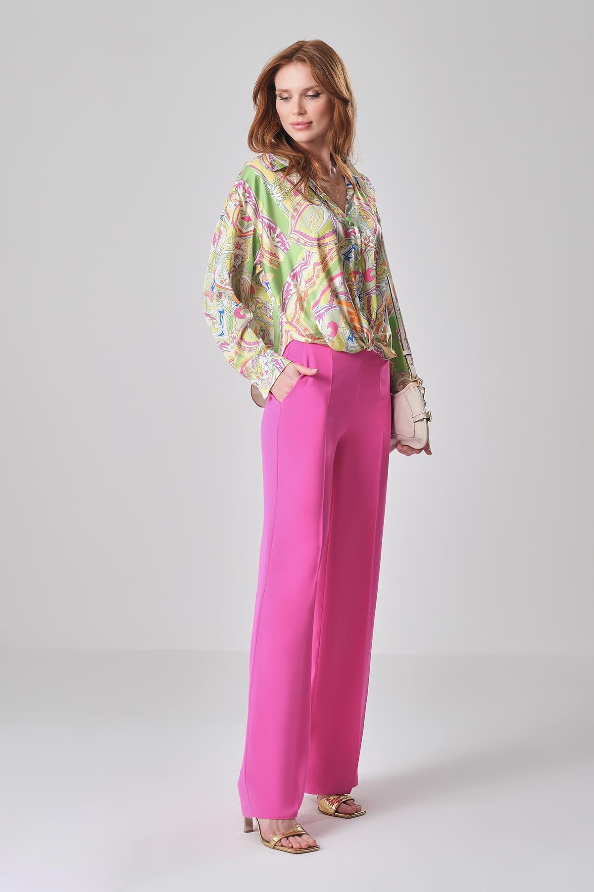 Gold Logo Aksesuarlı Bol Paça Pantolon