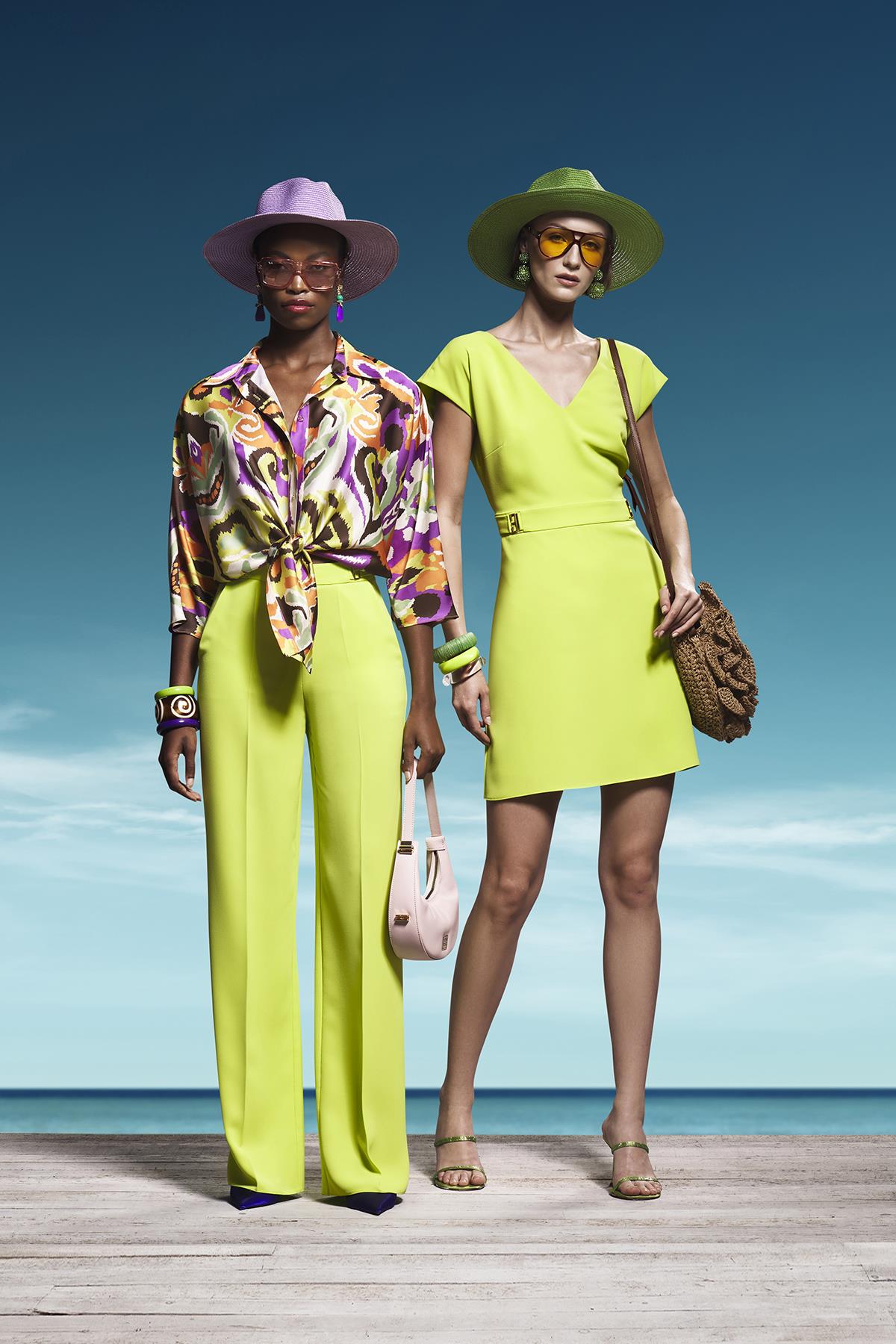 Gold Logo Aksesuarlı Bol Paça Pantolon