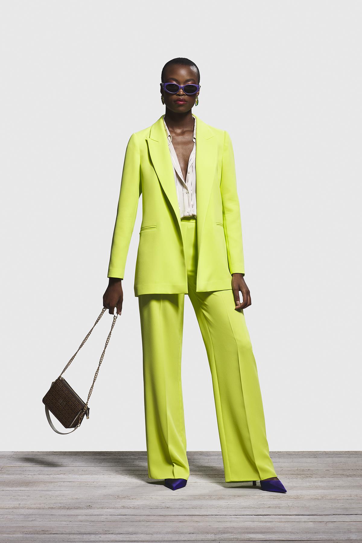 Gold Logo Aksesuarlı Bol Paça Pantolon