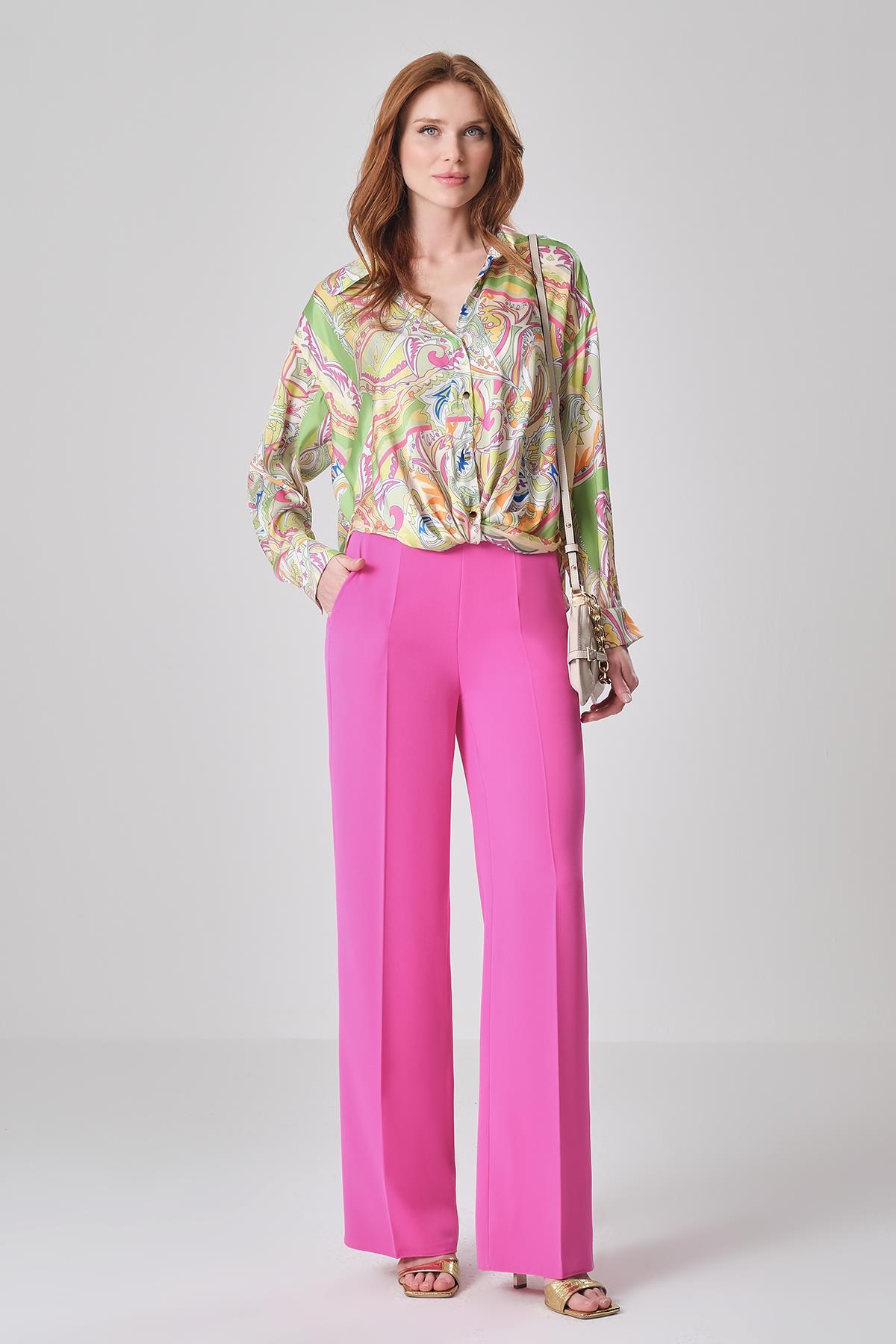 Gold Logo Aksesuarlı Bol Paça Pantolon