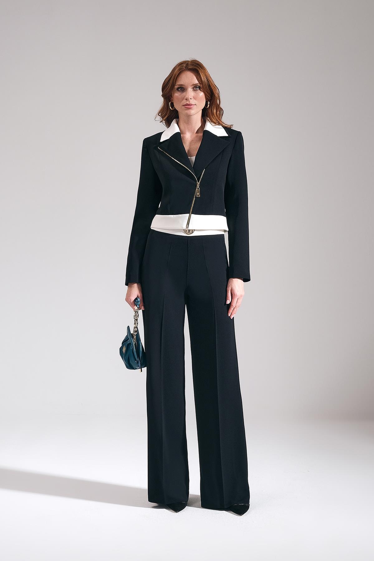 Gold Logo Aksesuarlı Bol Paçalı Pantolon