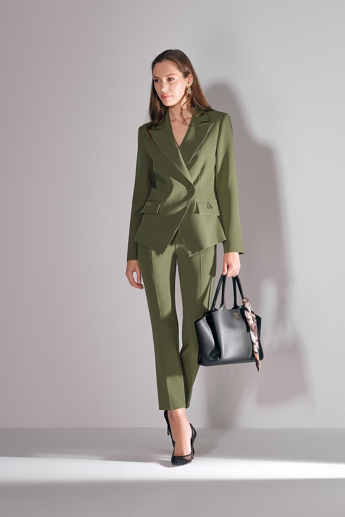 Gold Logo Aksesuarlı Dar Paça Pantolon