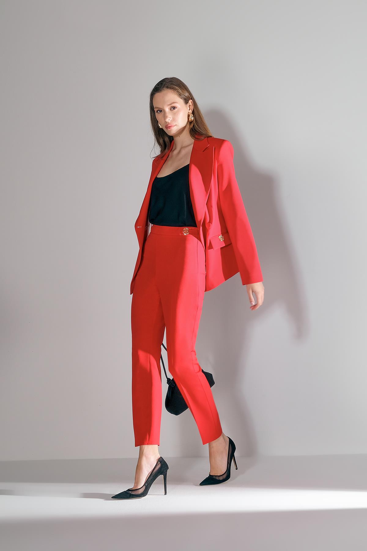 Gold Logo Aksesuarlı Dar Paça Pantolon