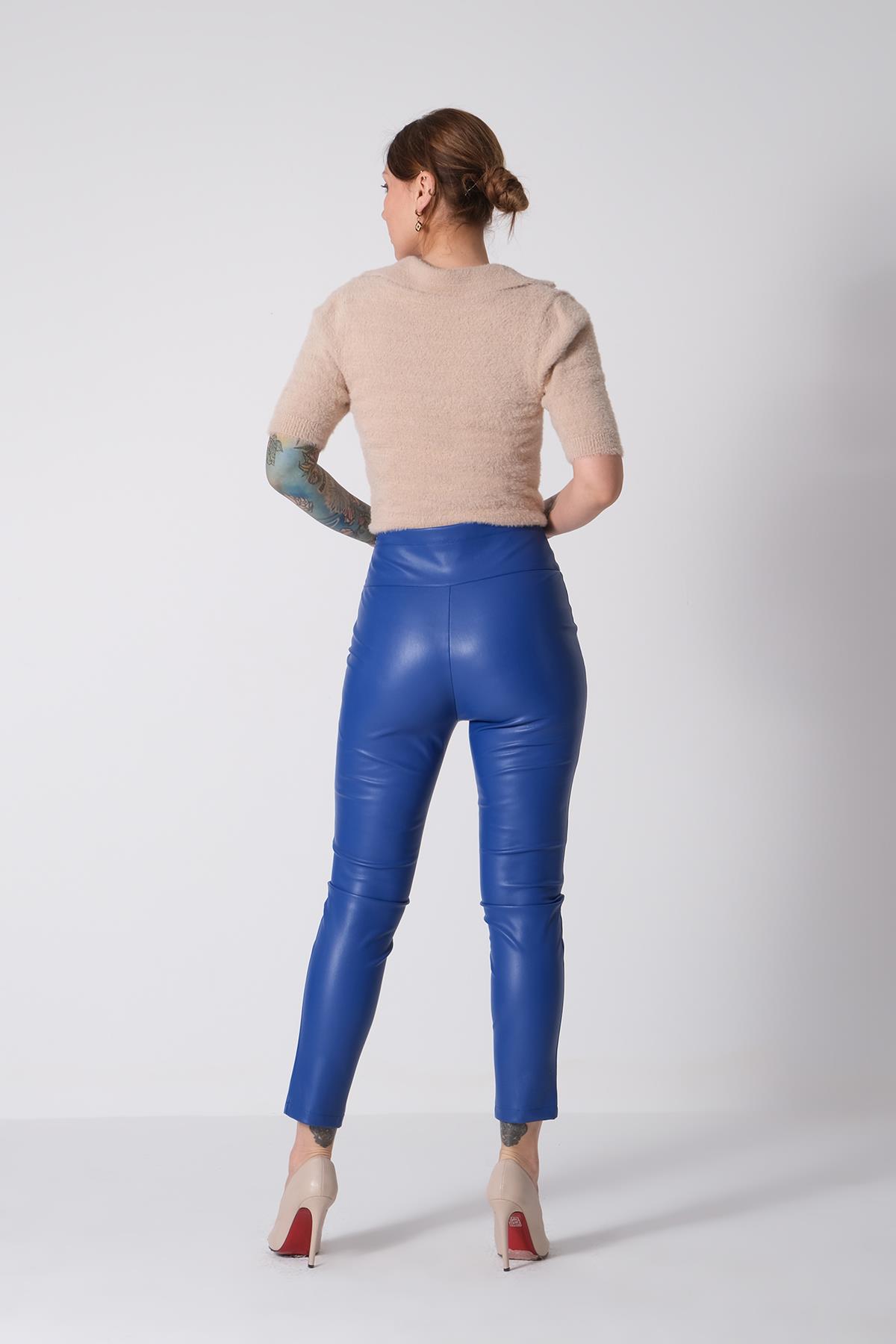 Gold Metal Logolu Suni Deri Dar Pantolon