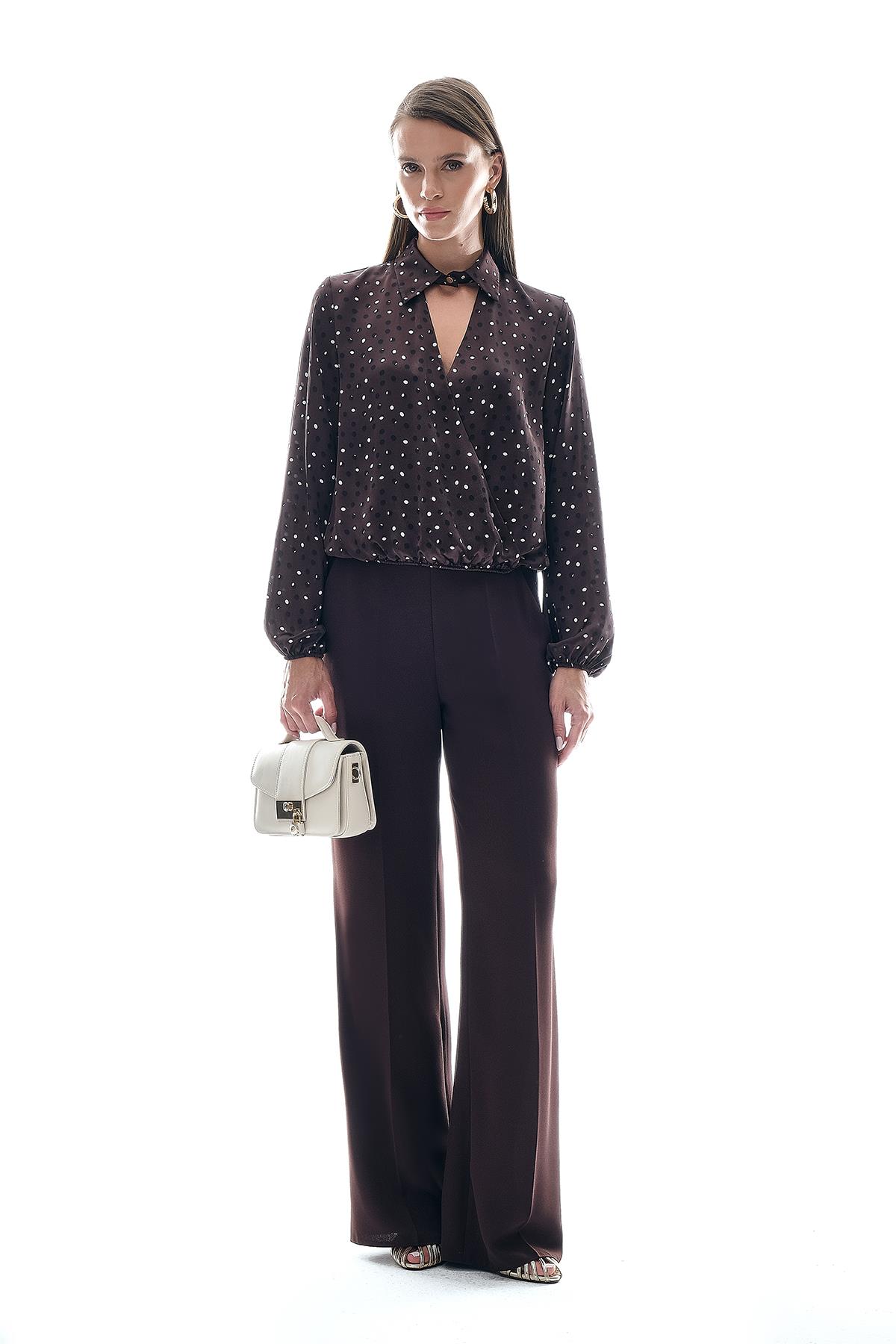 Gömlek Yaka Detaylı Kruvaze Desenli Şifon Bluz