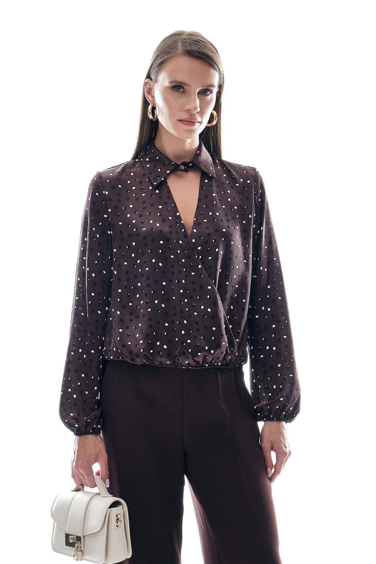 Gömlek Yaka Detaylı Kruvaze Desenli Şifon Bluz