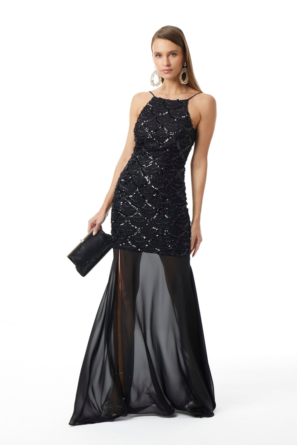 Halter Yaka Yırtmaç Detaylı Maxi Elbise