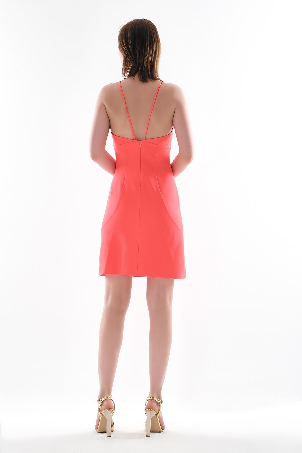 İnce Askılı, Şık Tokalı, Vücuda Oturan Elbise