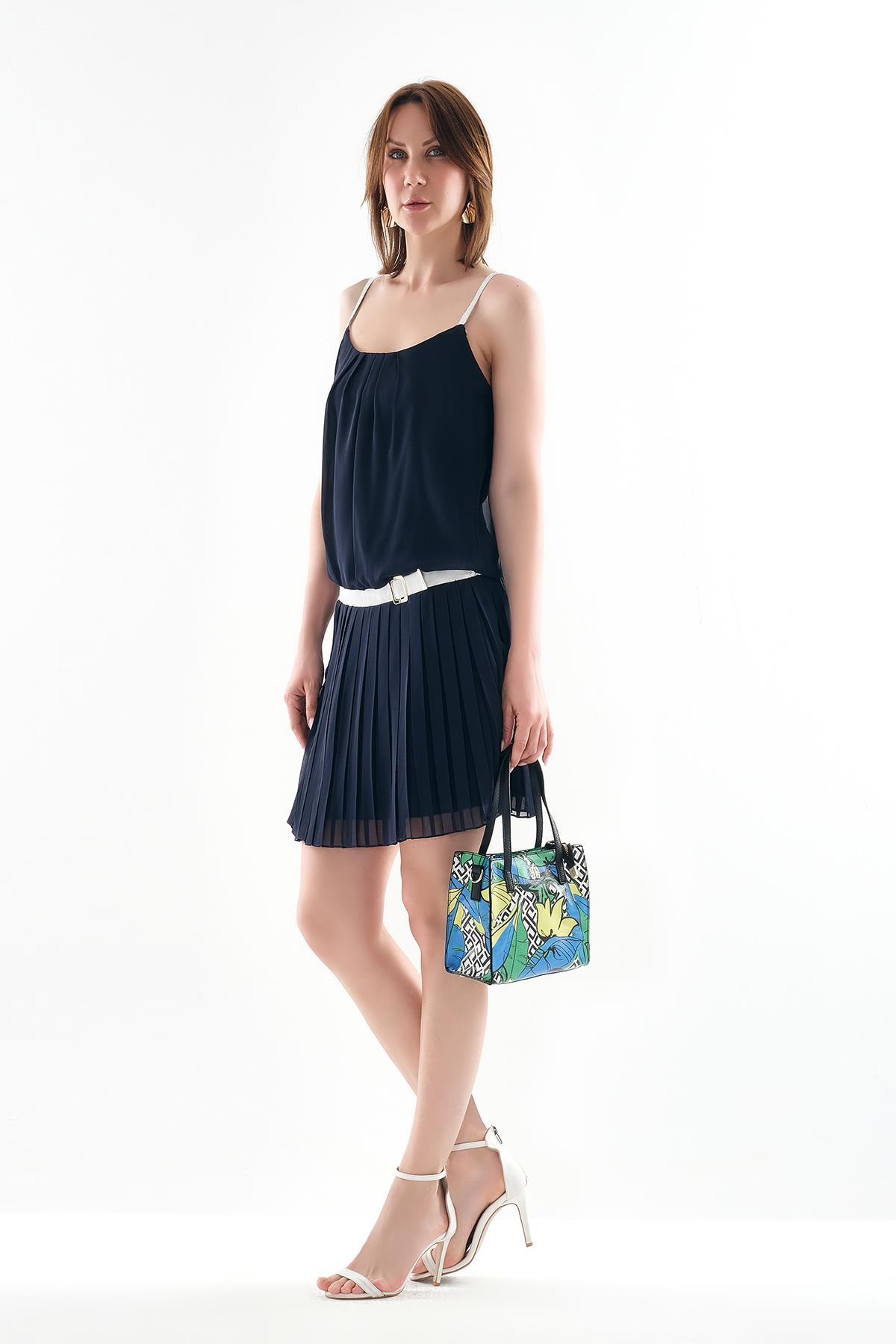 İnce Askılı Ve Dökümlü Elbise