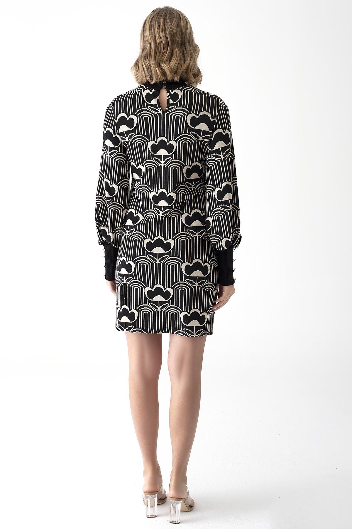 Jakar Desenli Triko Balıkçı Yaka Elbise