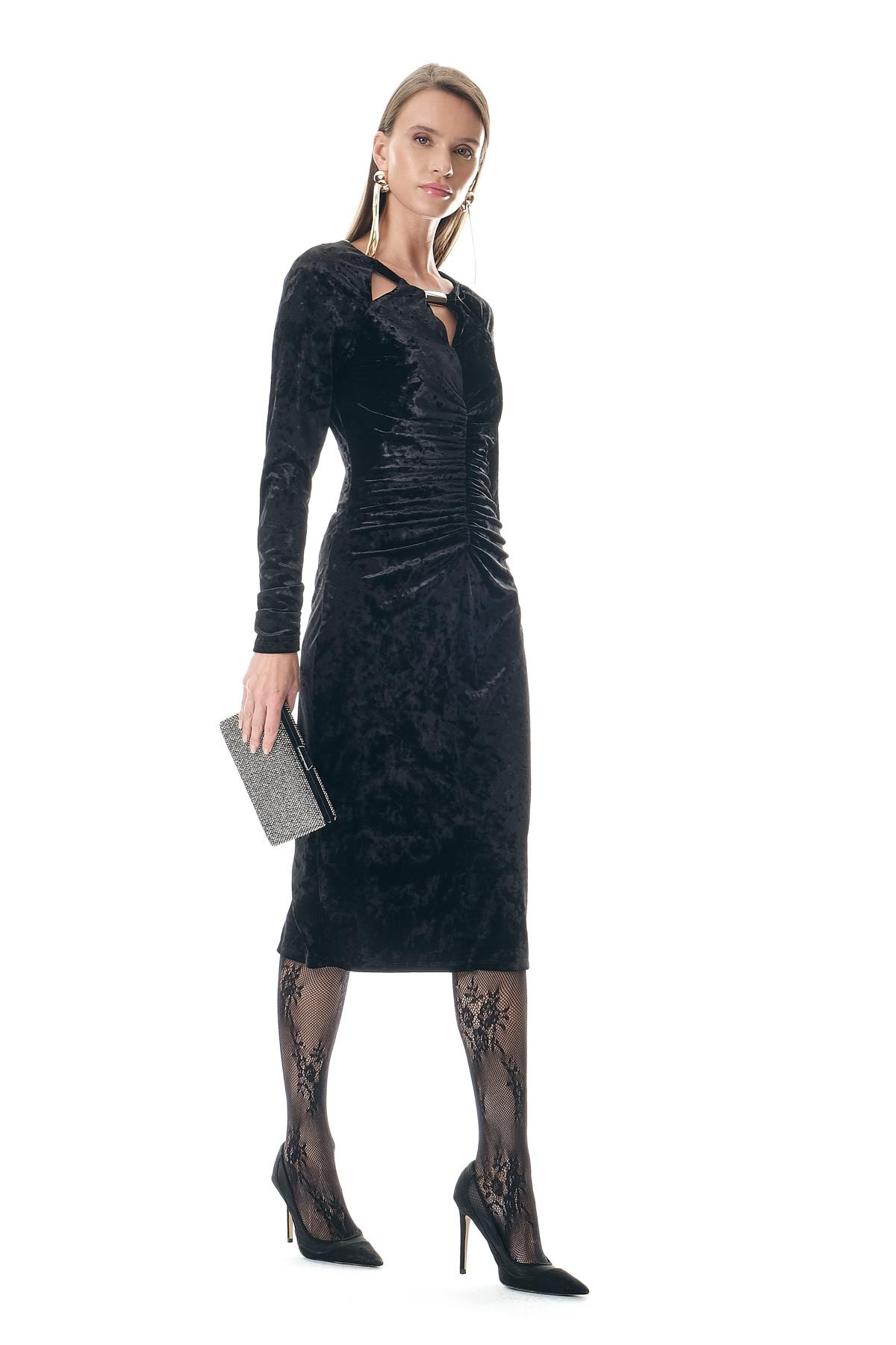 Kadife Yaka Dekolteli Gold Aksesuarlı  Elbise