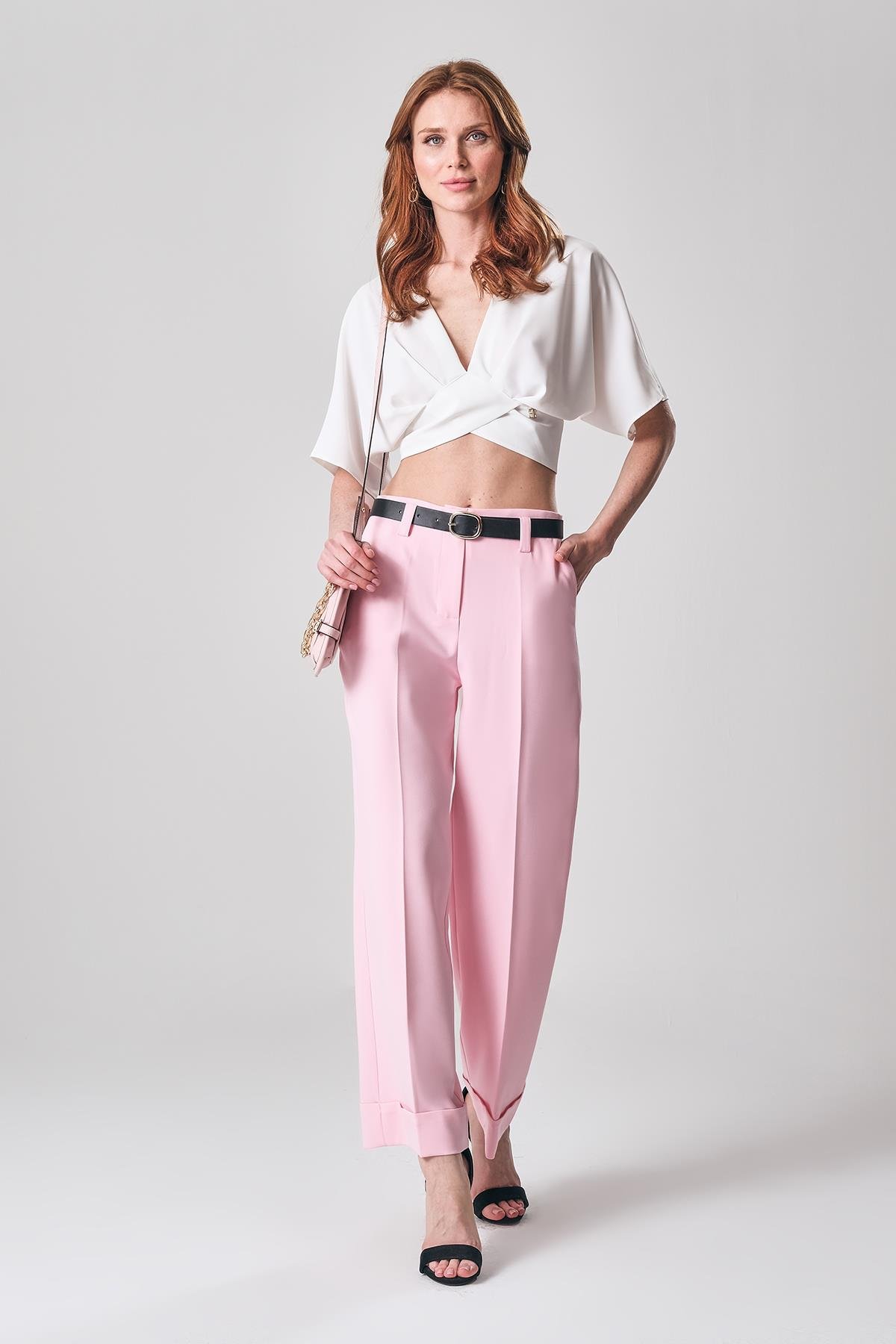 Katlanmış Paçalı Kemerli Pantolon