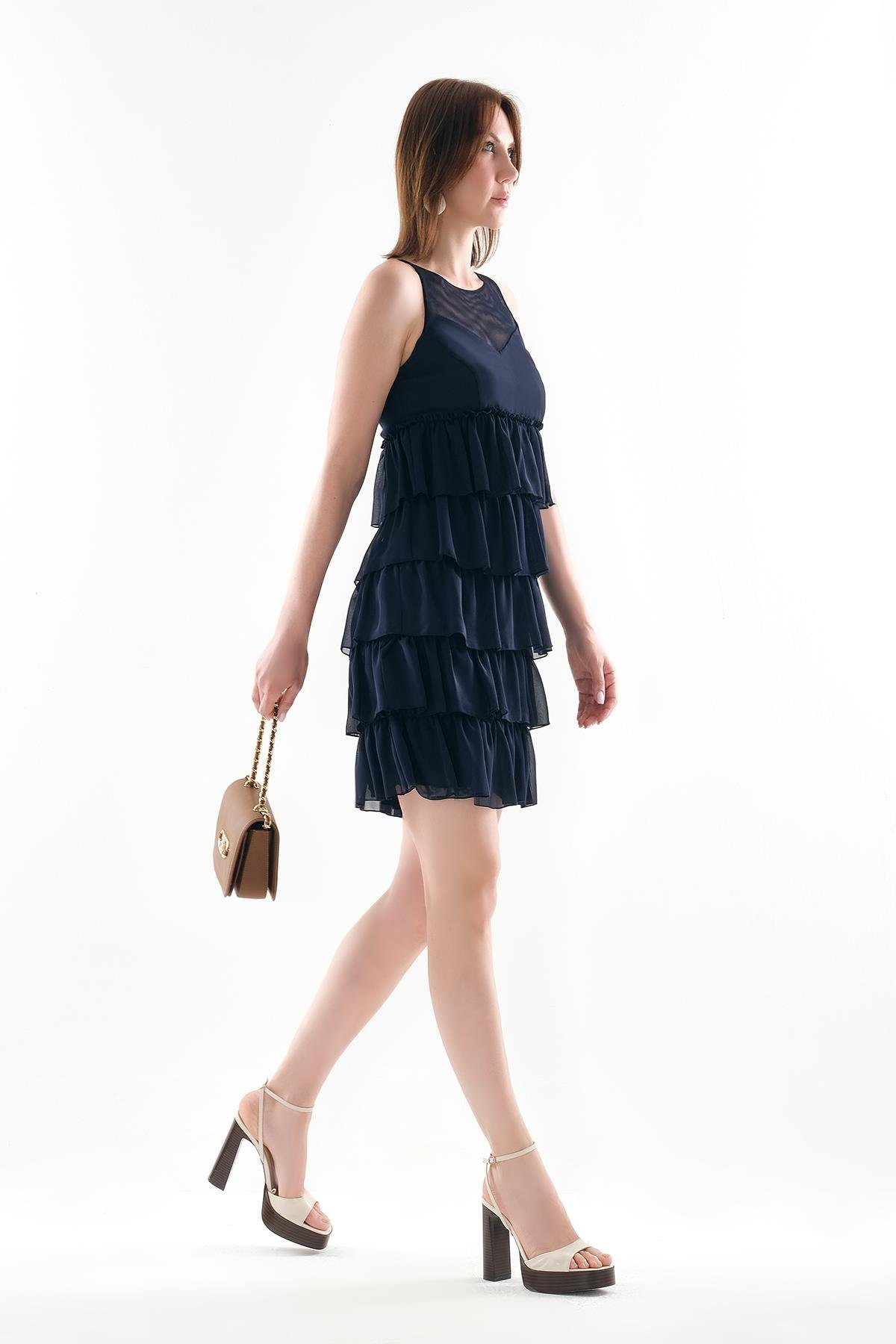 Katlı, Üst Kısmı Tül Detaylı Elbise