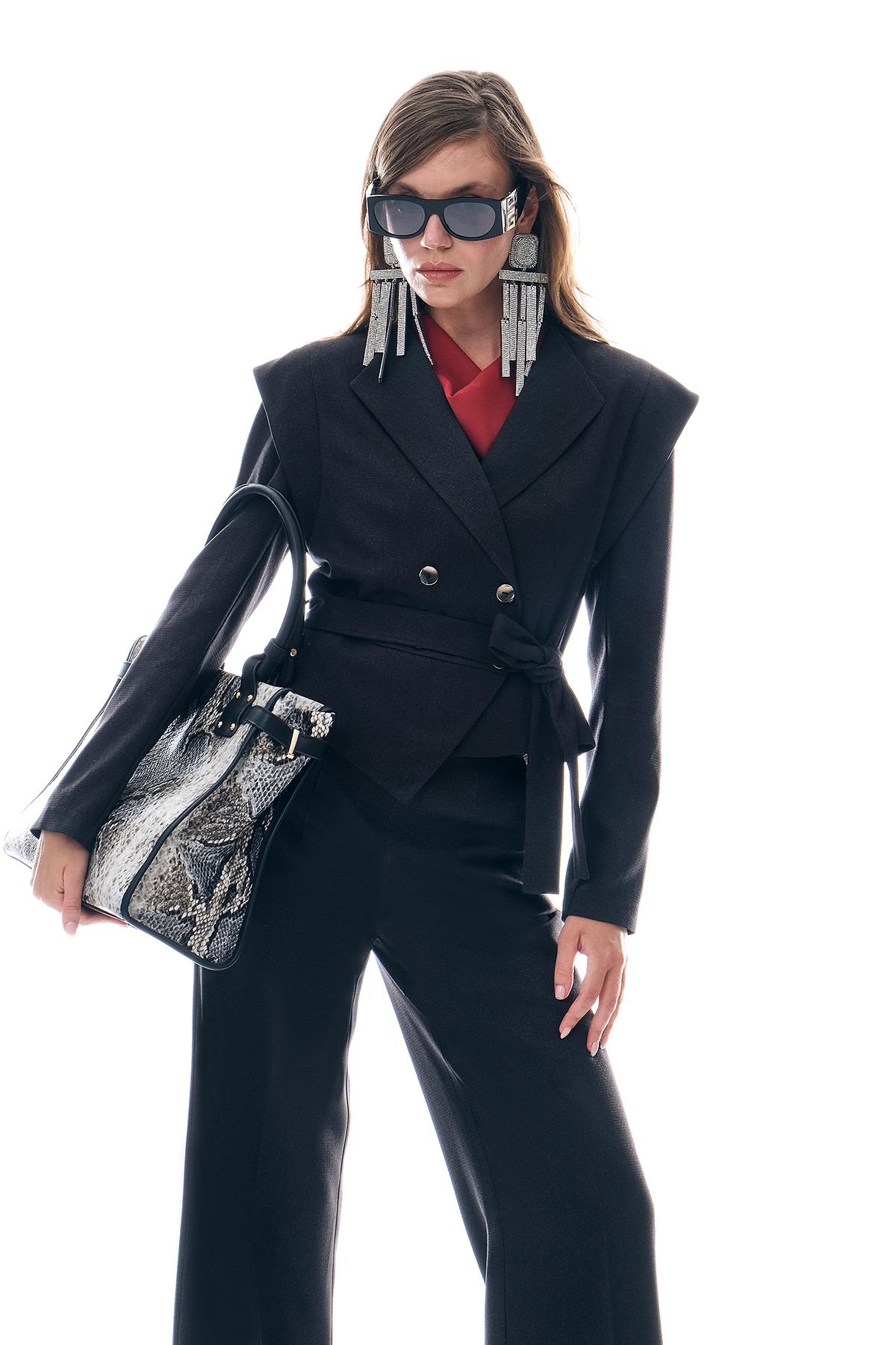 Kruvaze Beli Kuşaklı Omuz Detaylı Ceket Pantolon Takım